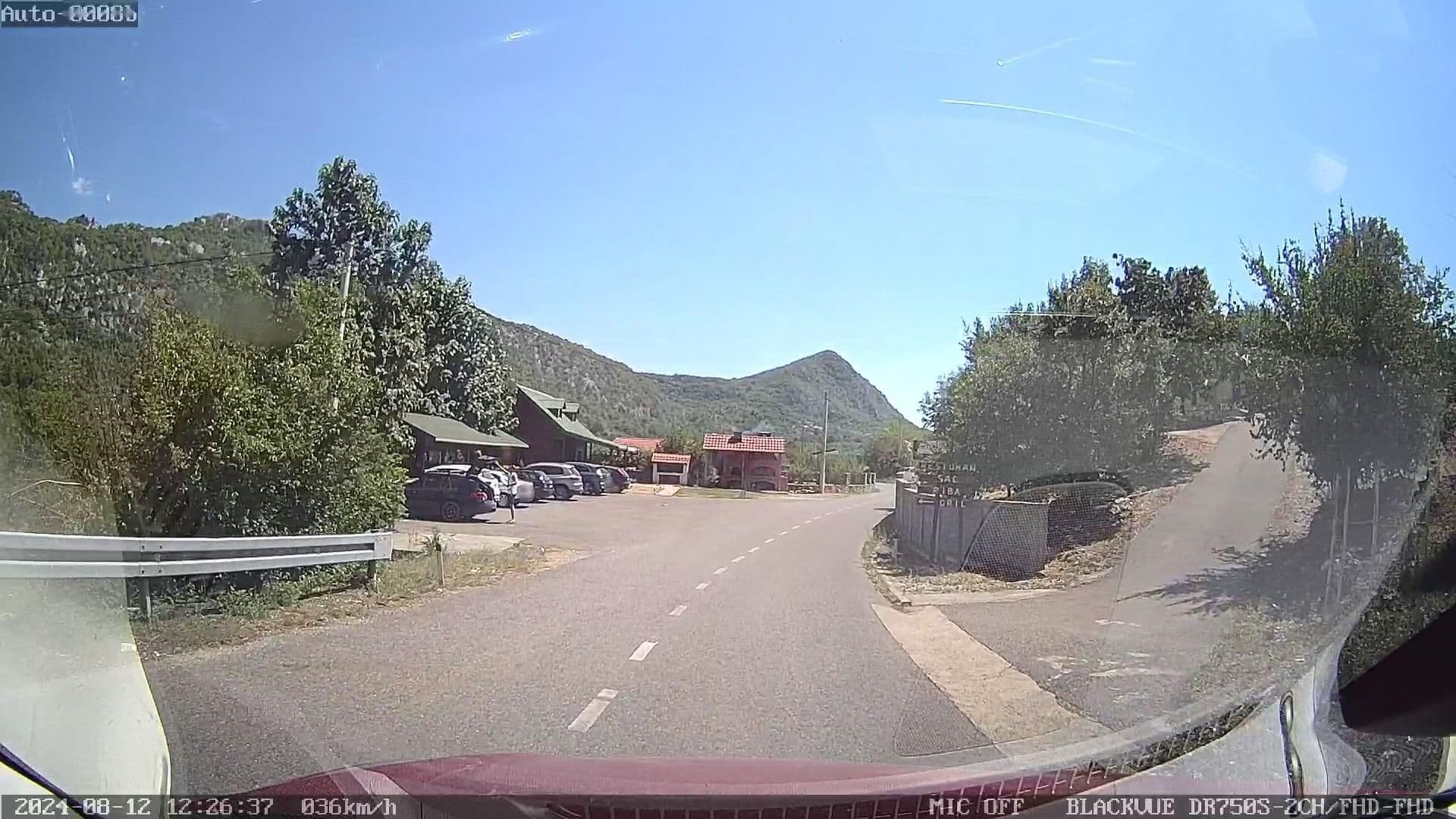 Street view near Komhat, Danilovgrad — © rdnnk (CC BY-SA · Mapillary)