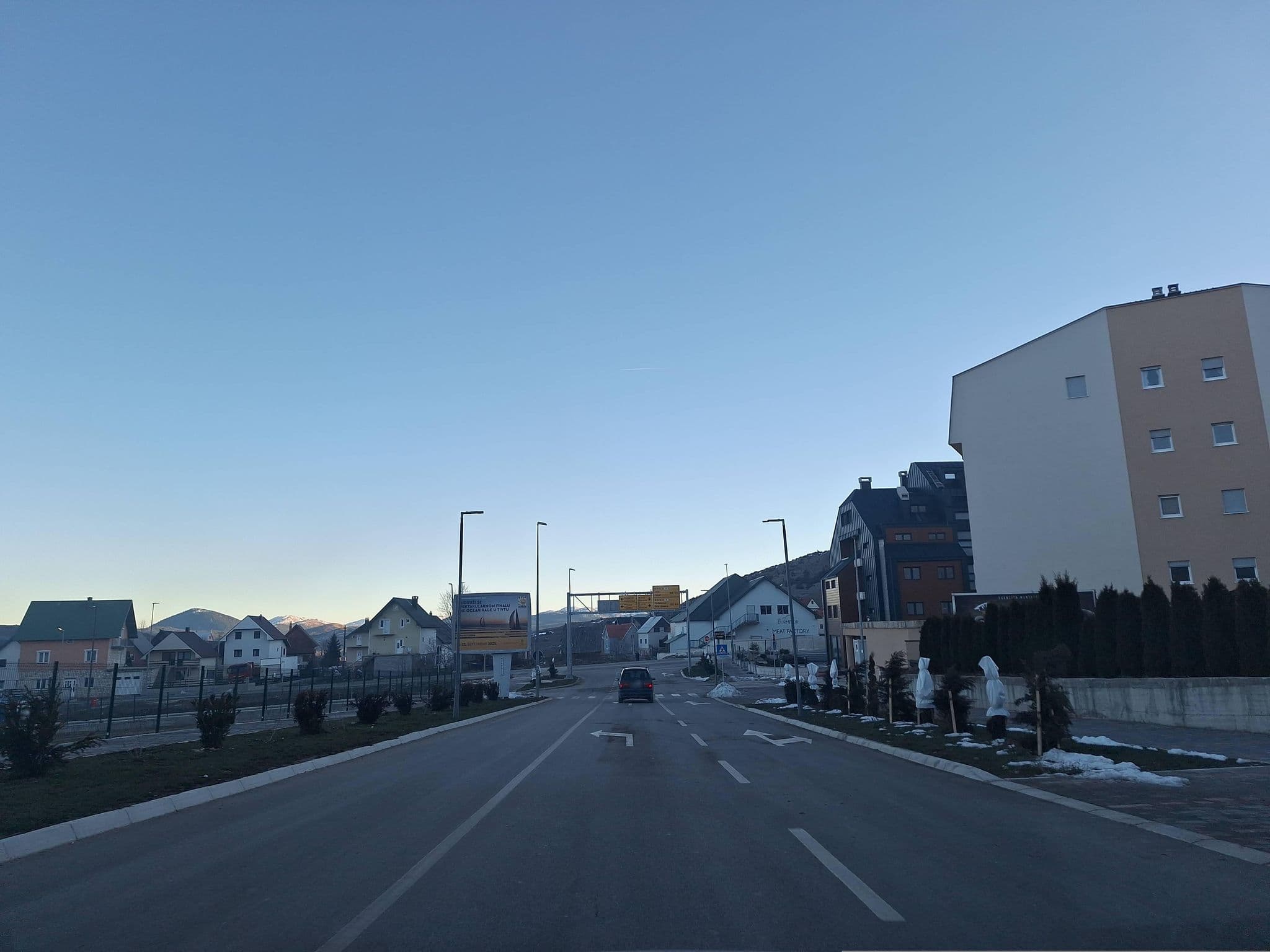 Street view near Čabarkapa guesthouse, Žabljak — © gisbudva (CC BY-SA · Mapillary)