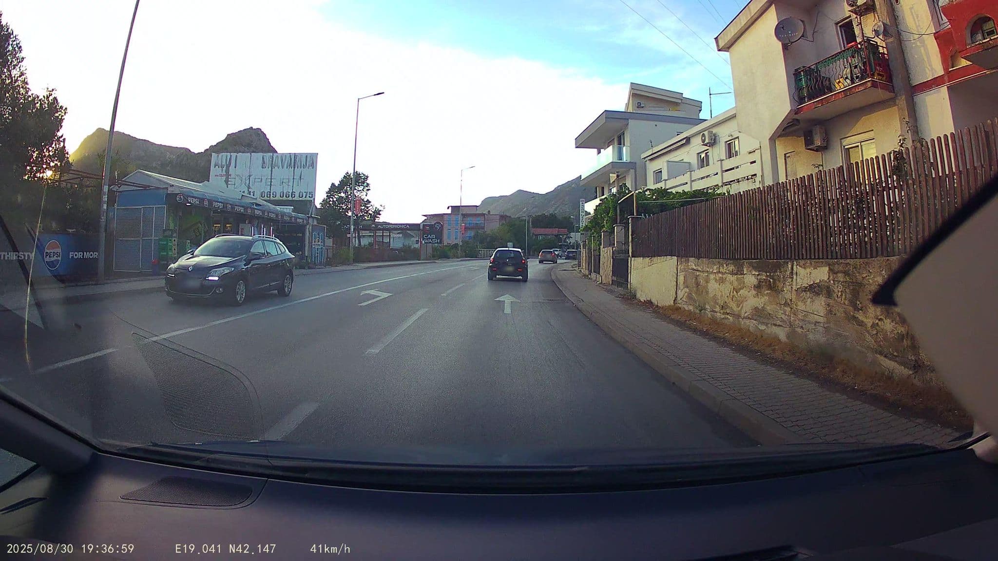 Street view near Vila Sara, Sutomore — © pmilanovic (CC BY-SA · Mapillary)