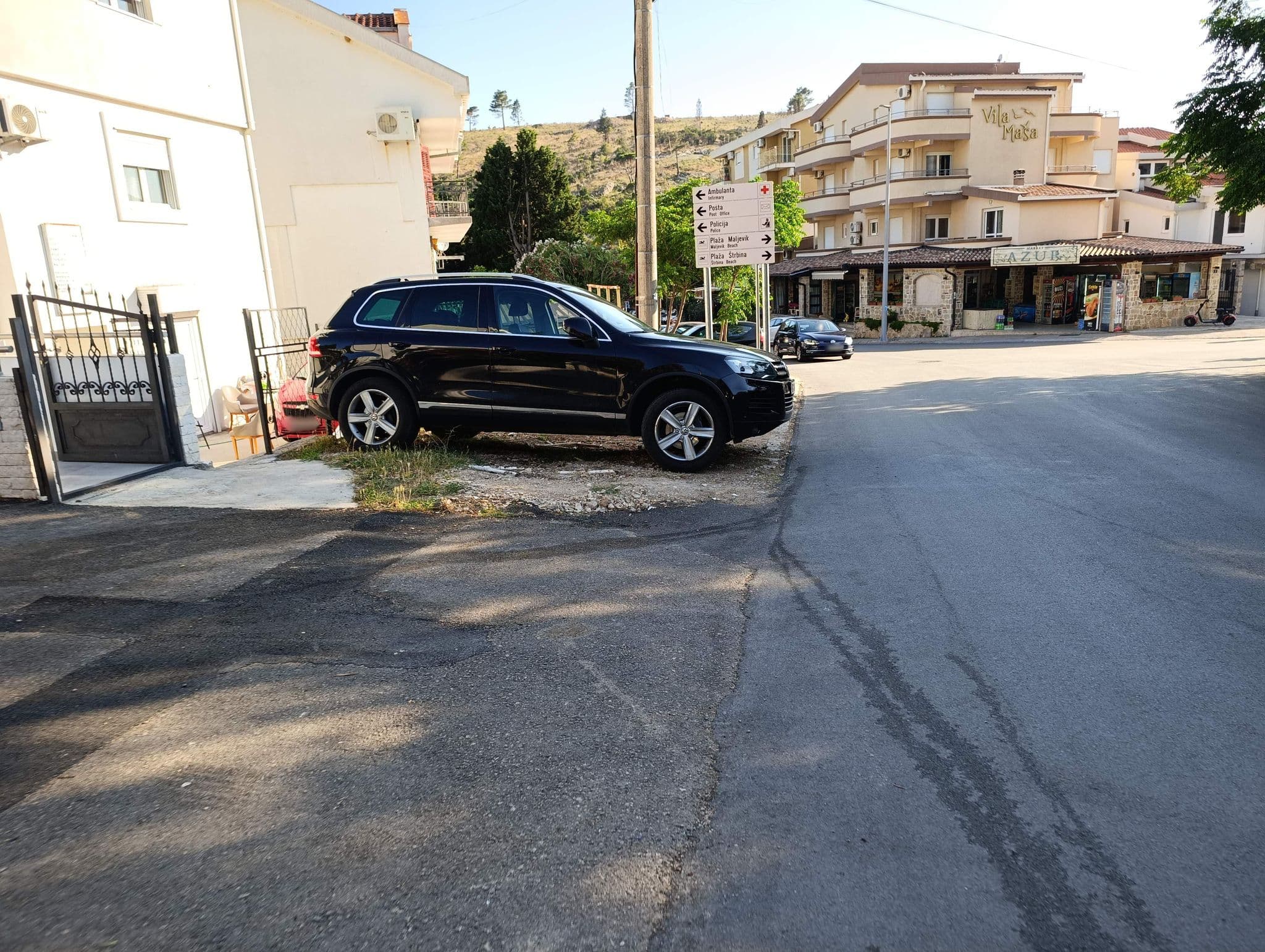 Street view near Apartmani, Sutomore — © shoorick (CC BY-SA · Mapillary)
