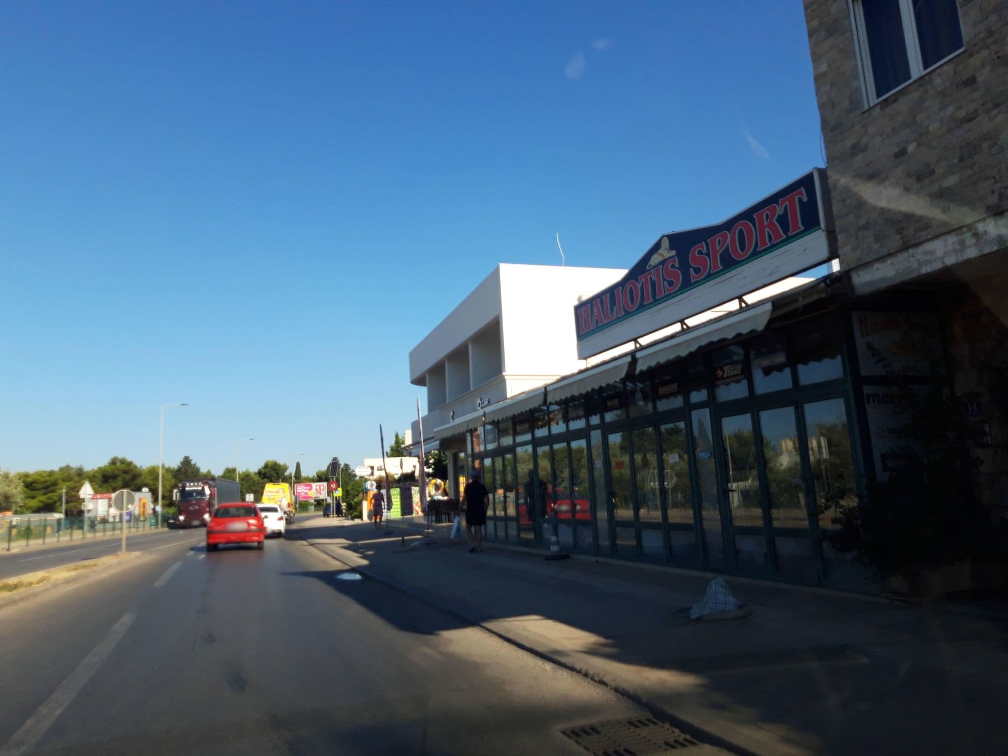 Street view near Xio Apartments, Šušanj — © fivewho (CC BY-SA · Mapillary)