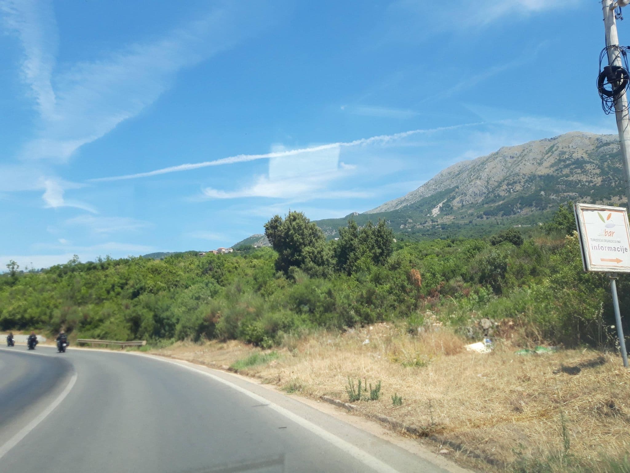 Street view near Hotel Lux, Stari Bar — © fivewho (CC BY-SA · Mapillary)
