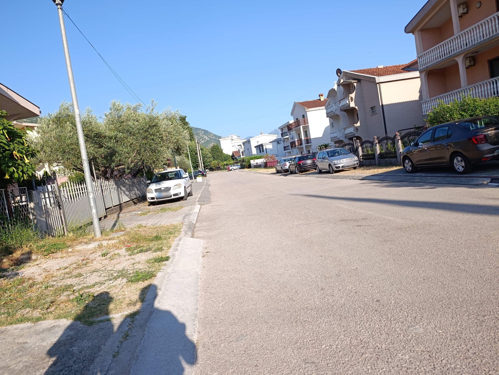 Street view near Apartmani Zira S, Sutomore — © shoorick (CC BY-SA · Mapillary)