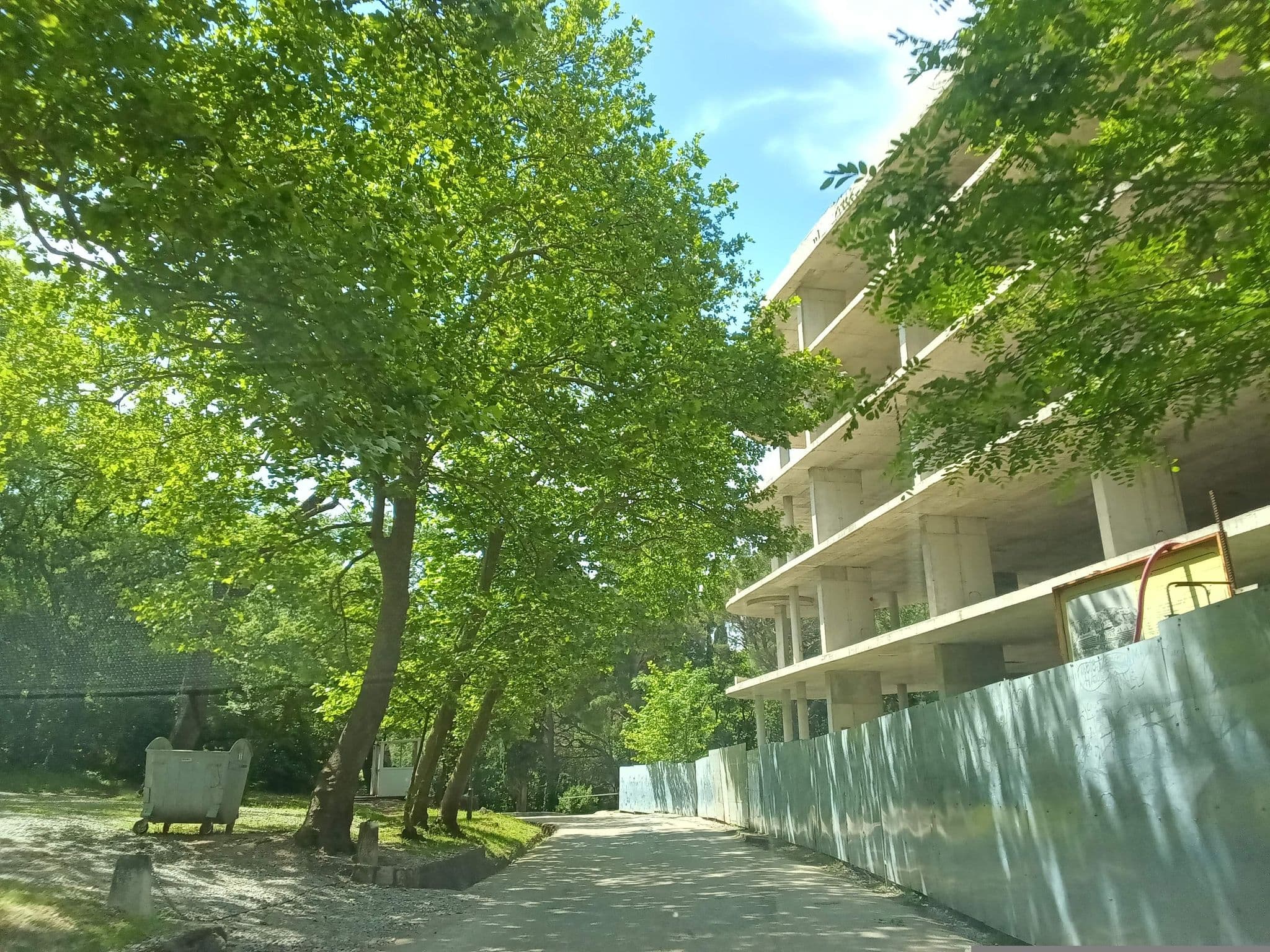 Street view near Queen's Beach Hotel, Budva
