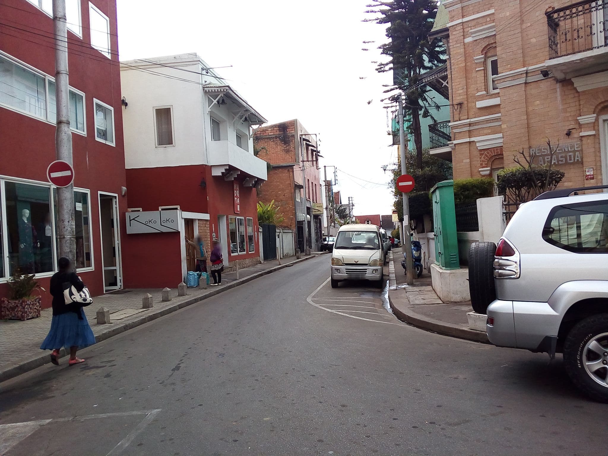 Street view near Résidence Lapasoa, Antananarivo