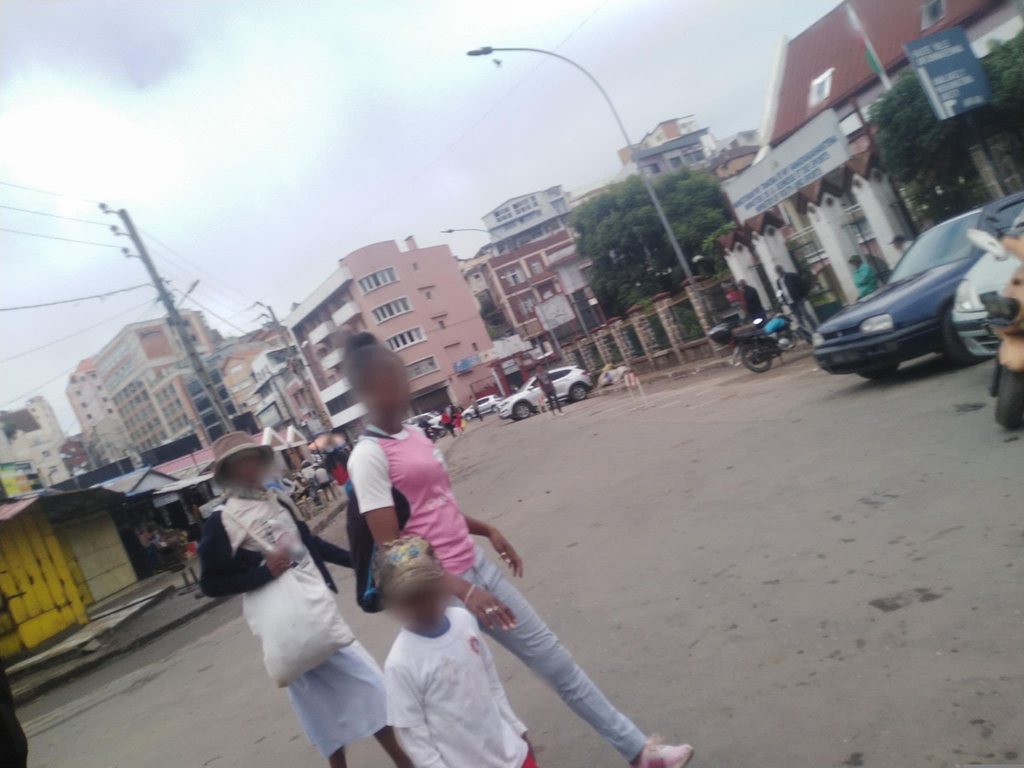 Street view near Chouket's Guest House, Antananarivo — © RatsimbazafyEloi (CC BY-SA · Mapillary)