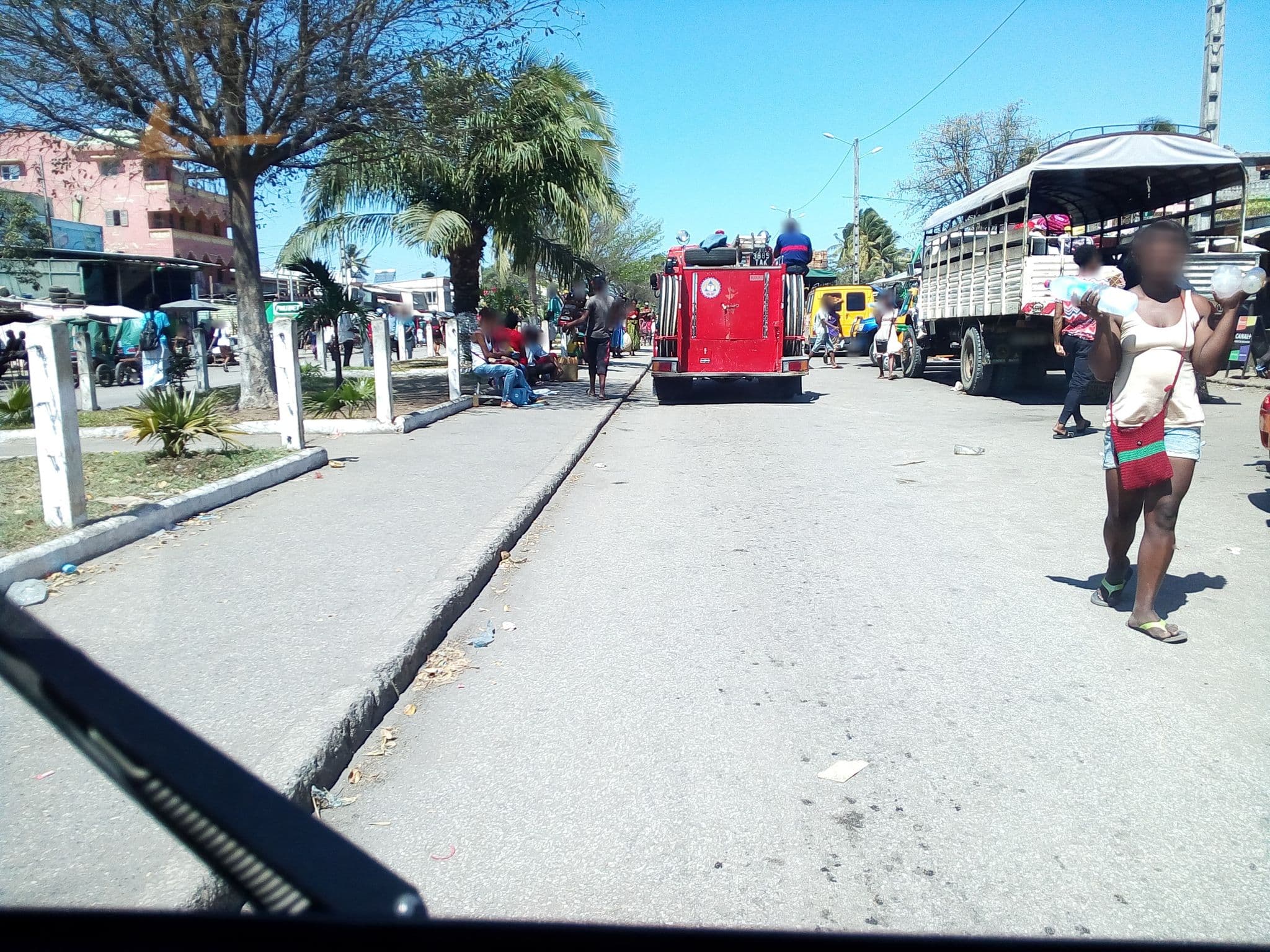Street view near Le Majunga, Mahajanga — © eric_s (CC BY-SA · Mapillary)