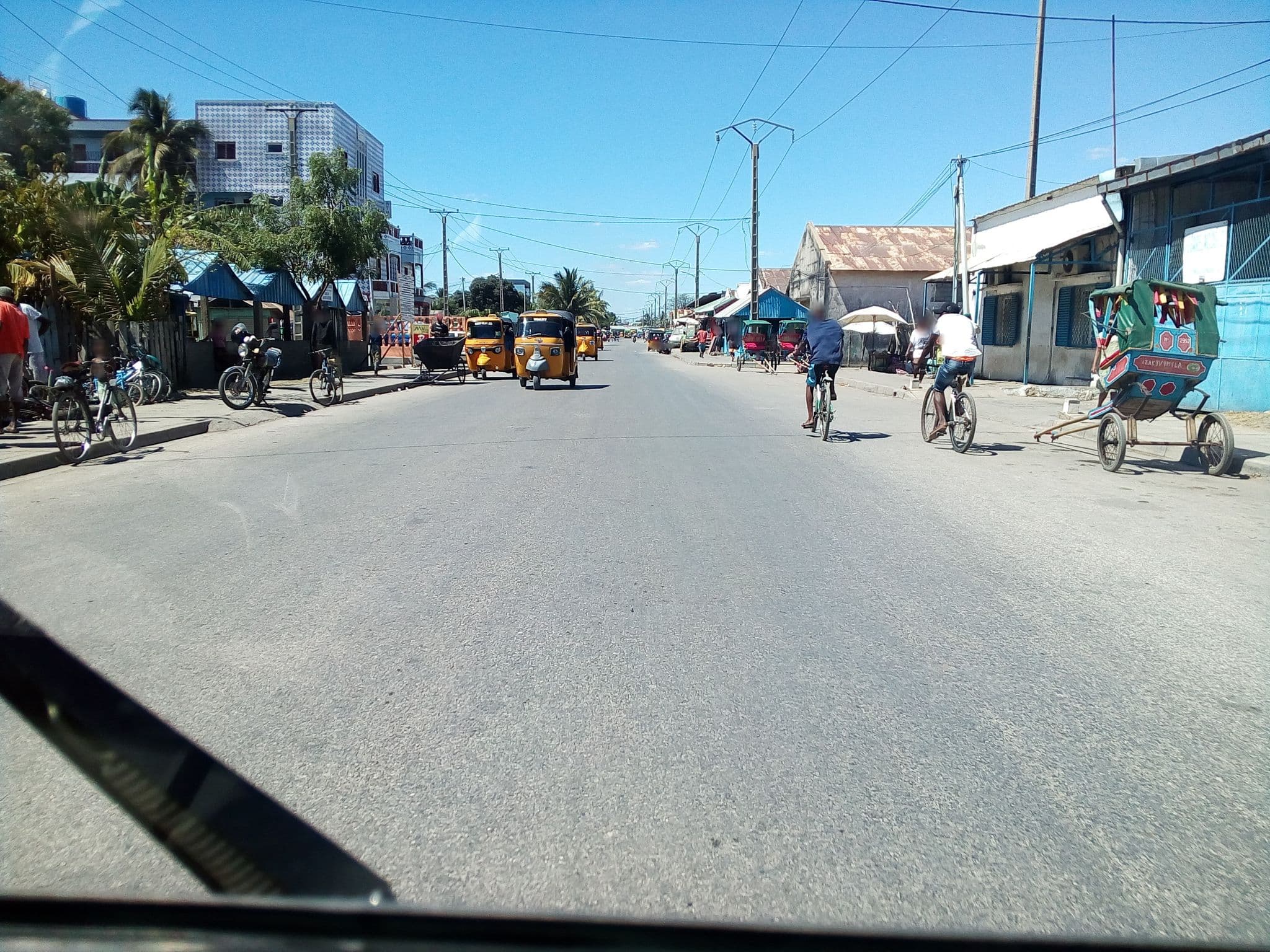 Street view near Sanaa Hotel, Mahajanga — © eric_s (CC BY-SA · Mapillary)