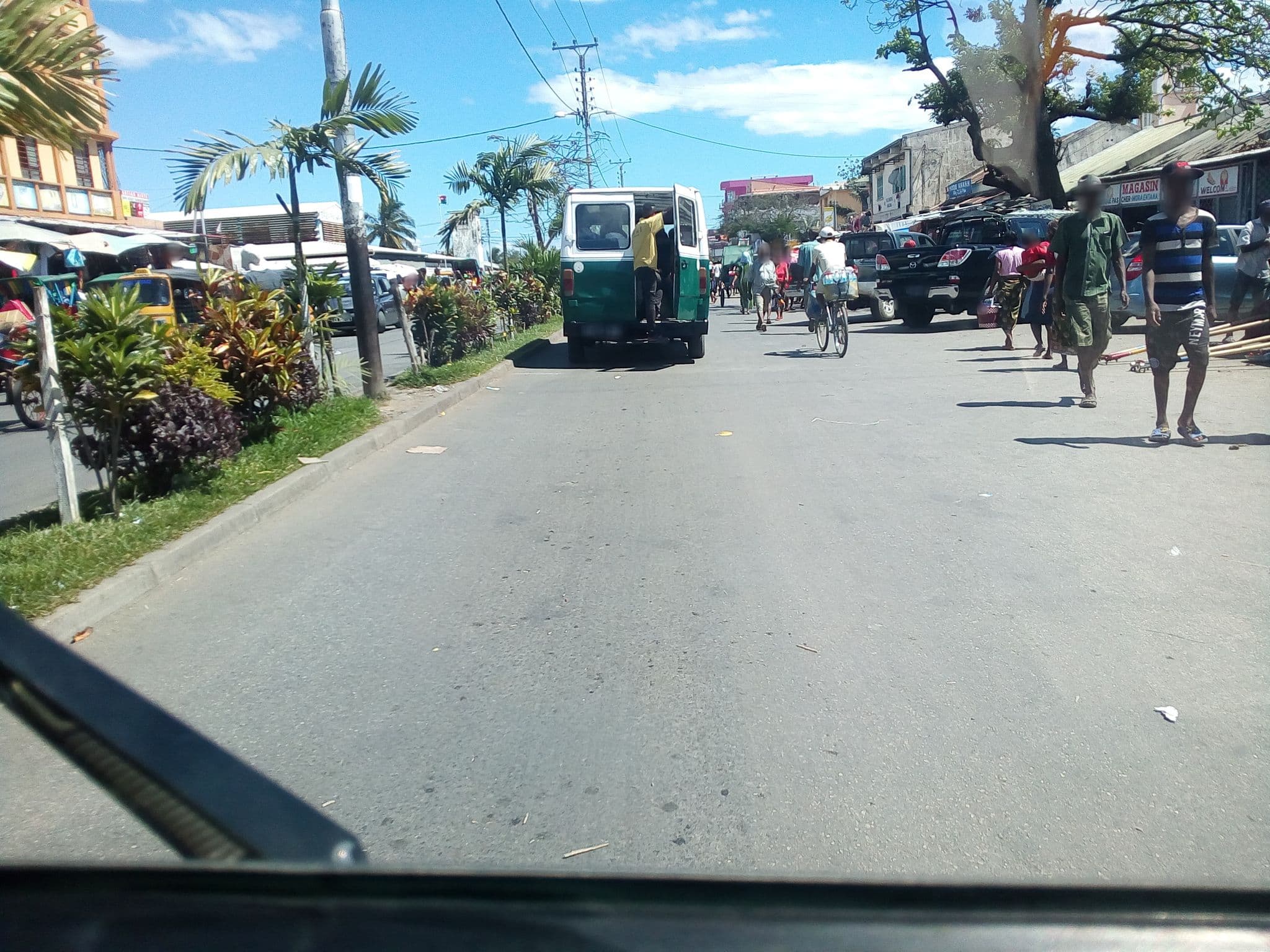 Street view near Mada Hôtel, Mahajanga — © eric_s (CC BY-SA · Mapillary)
