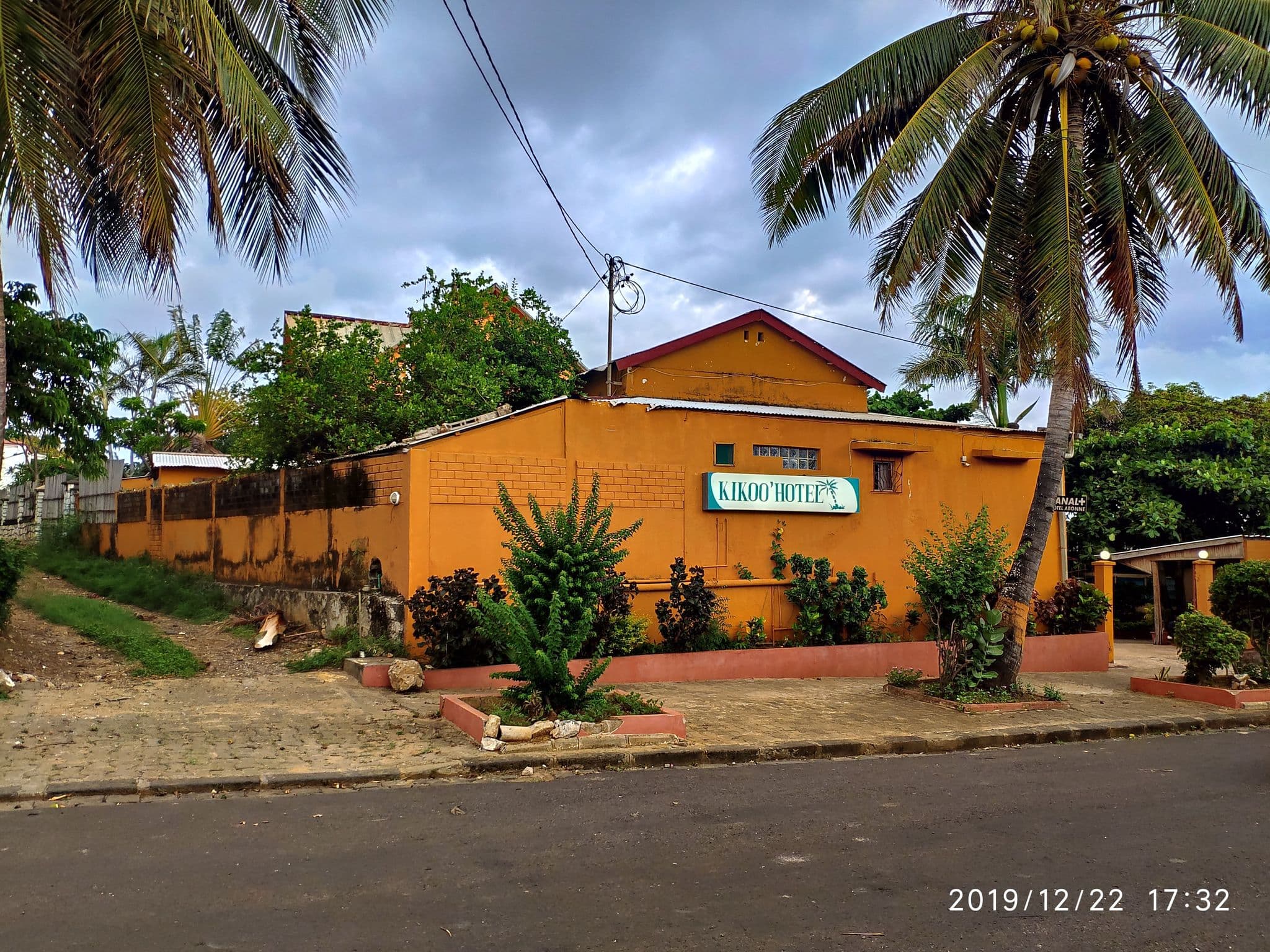 Street view near Annexes Kikoo Hotel, Antsiranana — © km2bp (CC BY-SA · Mapillary)