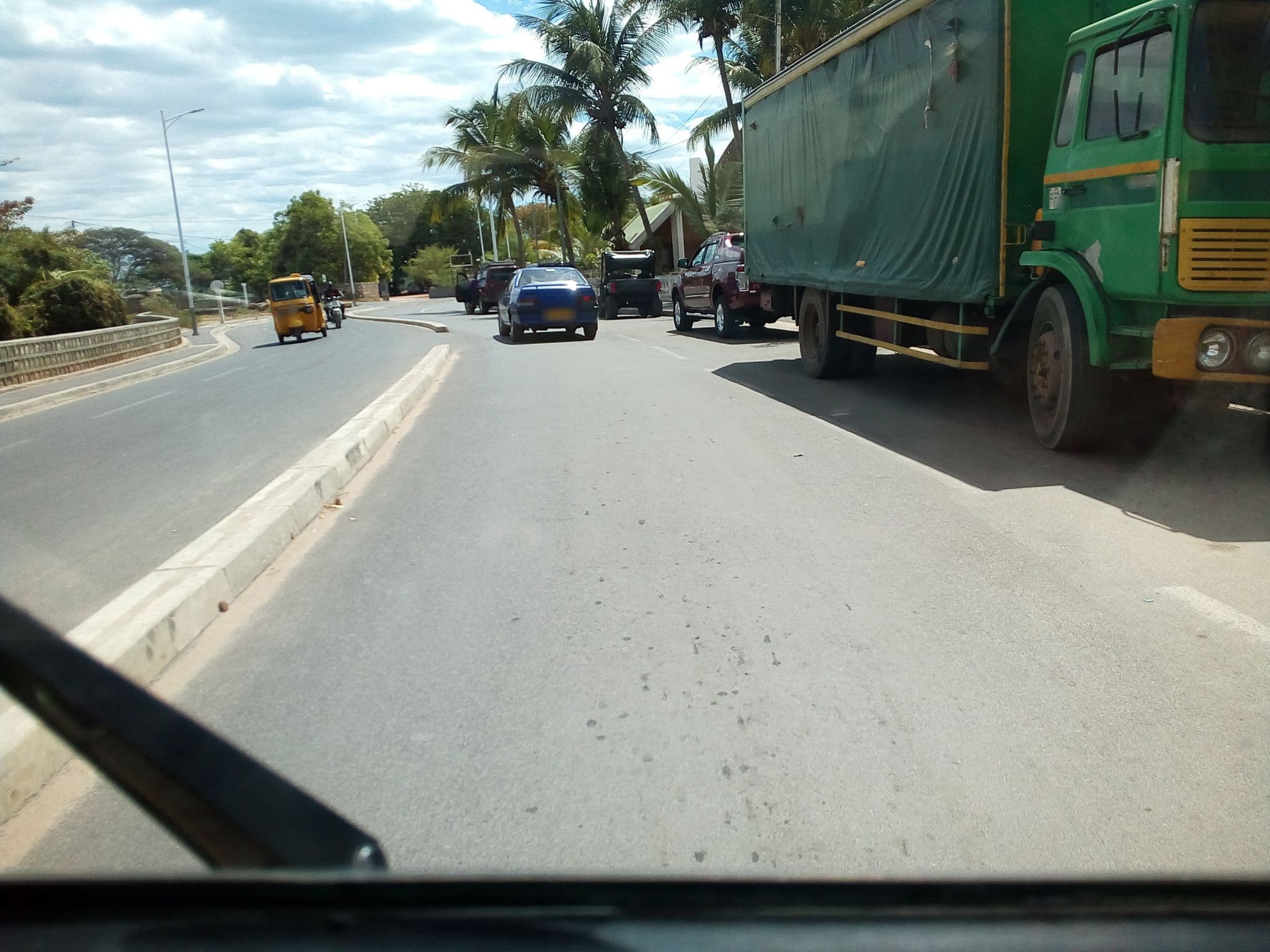 Street view near Escale de la Plage, Mahajanga — © eric_s (CC BY-SA · Mapillary)