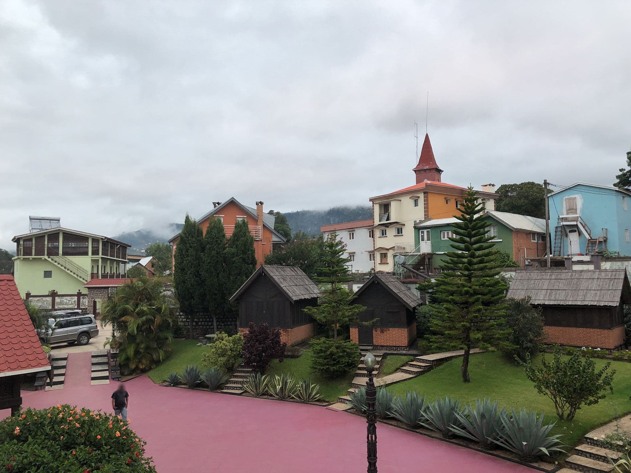 Street view near Artisan Hôtel, Ambositra — © sollambosy (CC BY-SA · Mapillary)