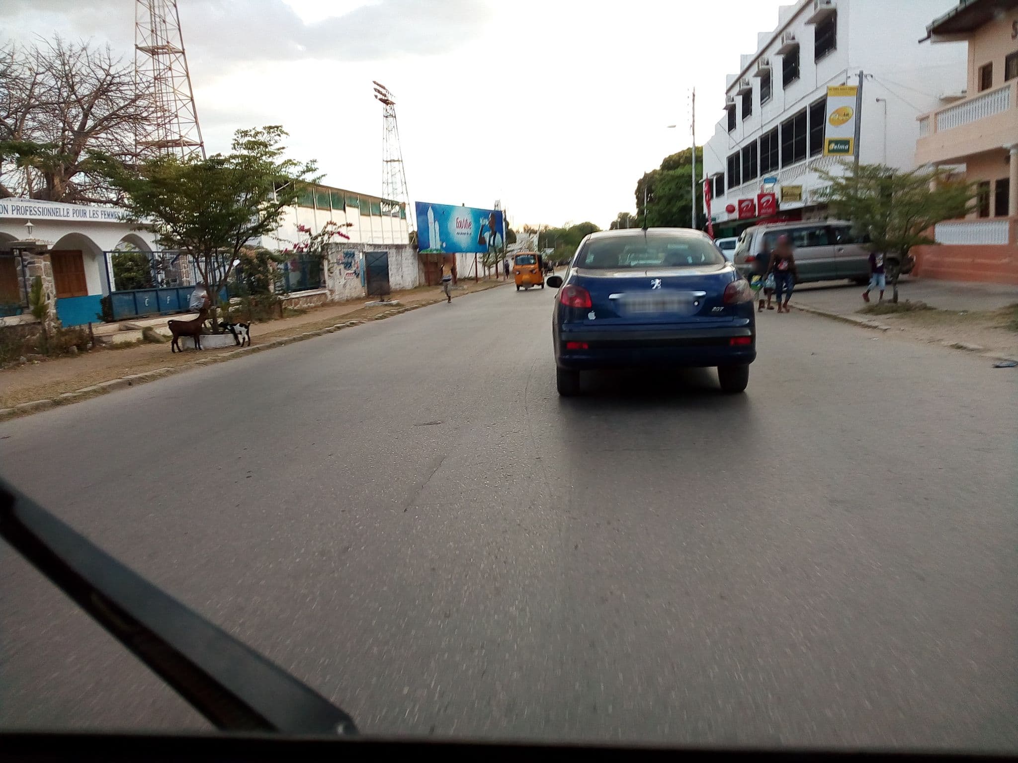 Street view near Saba Hotel, Mahajanga — © eric_s (CC BY-SA · Mapillary)