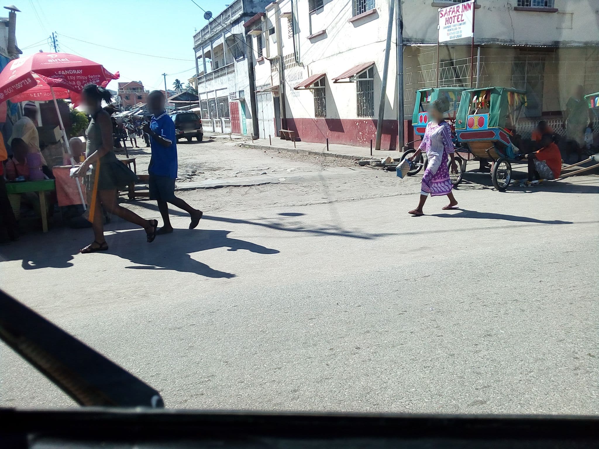 Street view near Safar'Inn Hotel, Mahajanga — © eric_s (CC BY-SA · Mapillary)