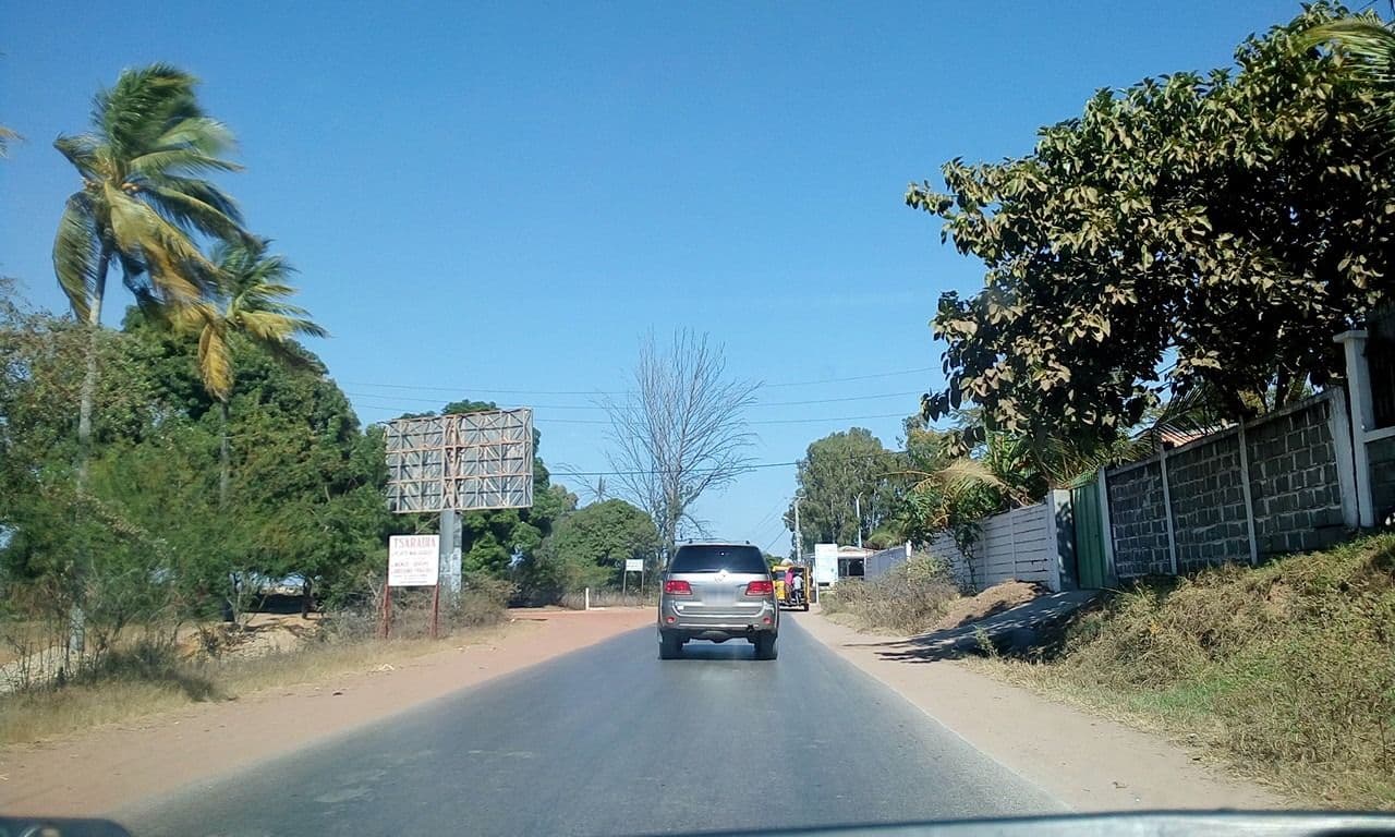 Street view near Cayana Hôtel, Mahajanga — © eric_s (CC BY-SA · Mapillary)