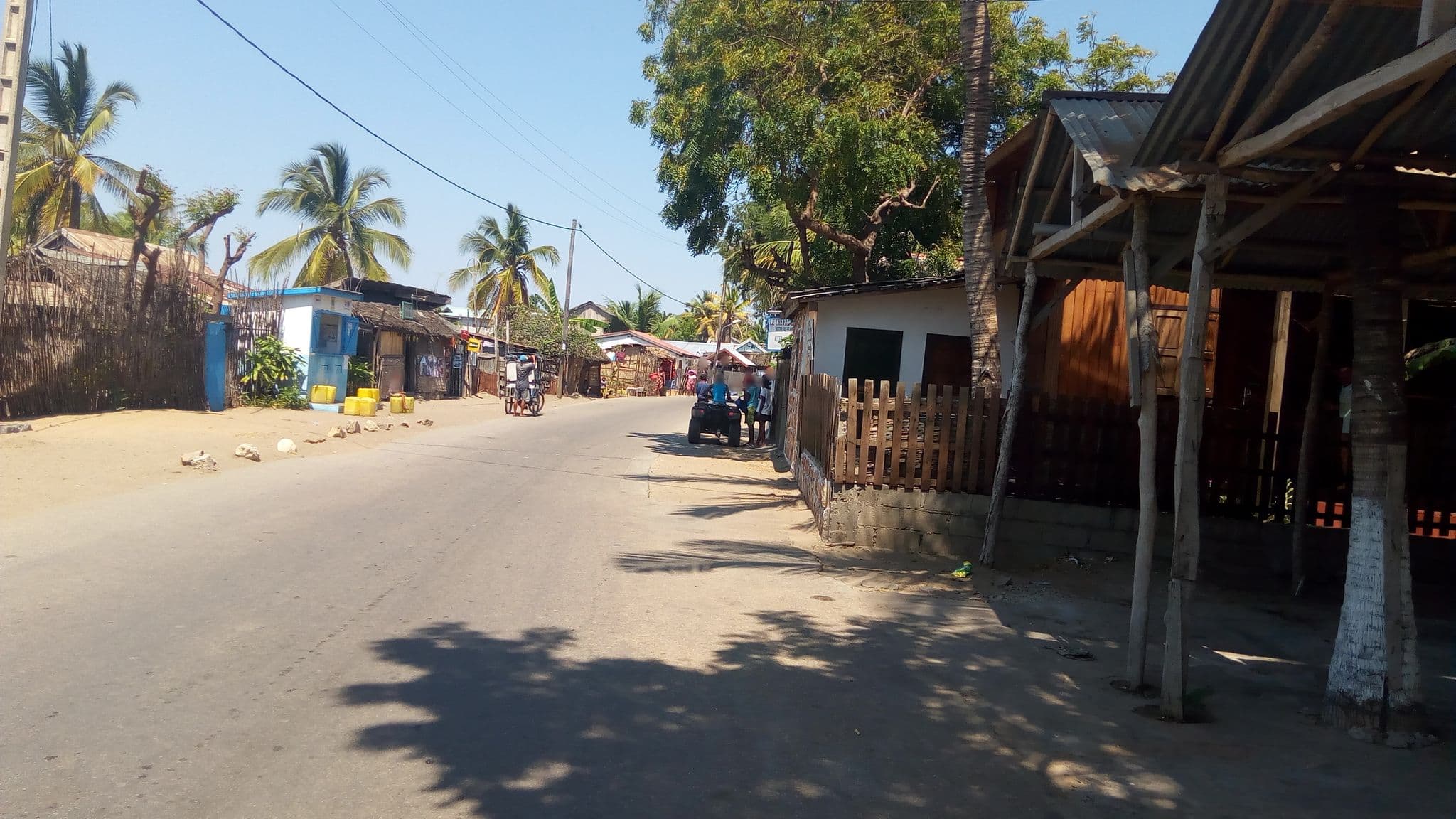 Street view near Hôtel Maeva, Morondava — © tetegron (CC BY-SA · Mapillary)