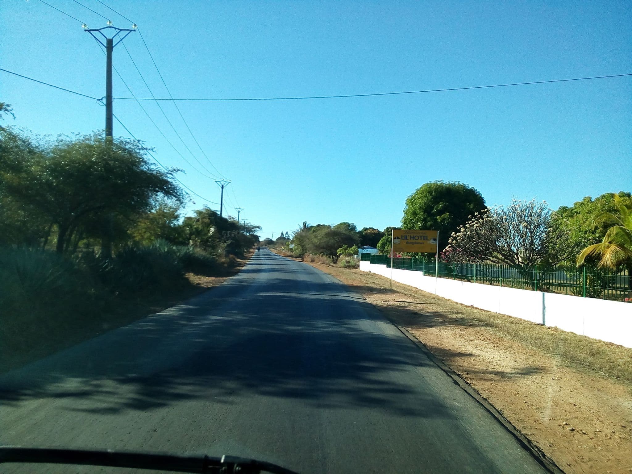 Street view near L'Il Hôtel, Mahajanga — © eric_s (CC BY-SA · Mapillary)