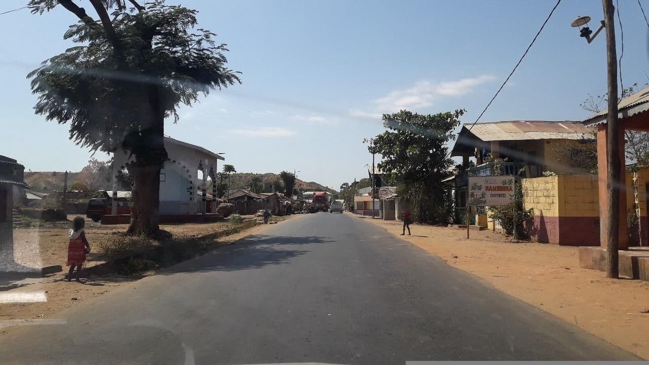 Street view near Nambinina Bungalow, Ambato Boeny — © eric_s (CC BY-SA · Mapillary)