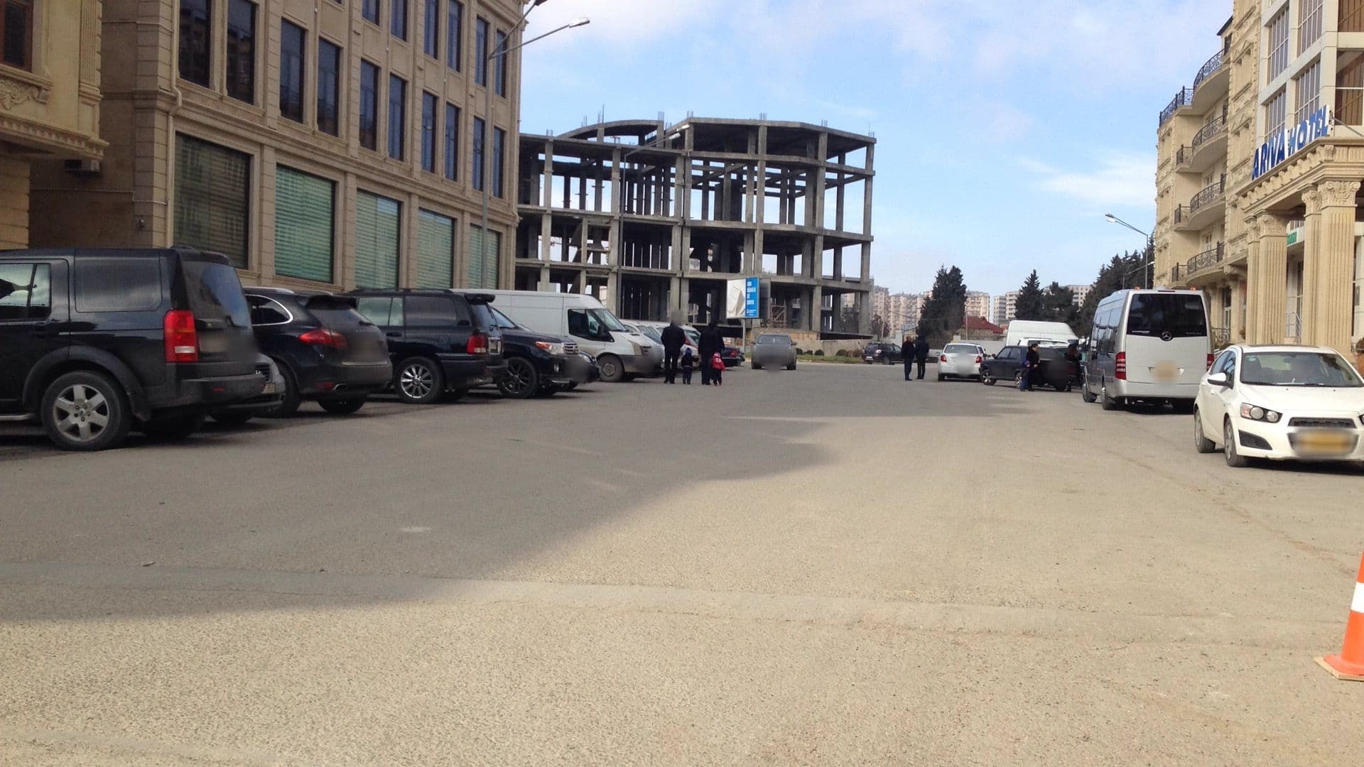 Street view near Lara Otel, Baku — © geomapper69 (CC BY-SA · Mapillary)