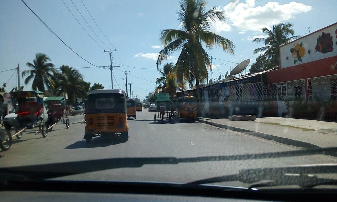 Street view near Salama Rose Hotel, Mahajanga — © eric_s (CC BY-SA · Mapillary)