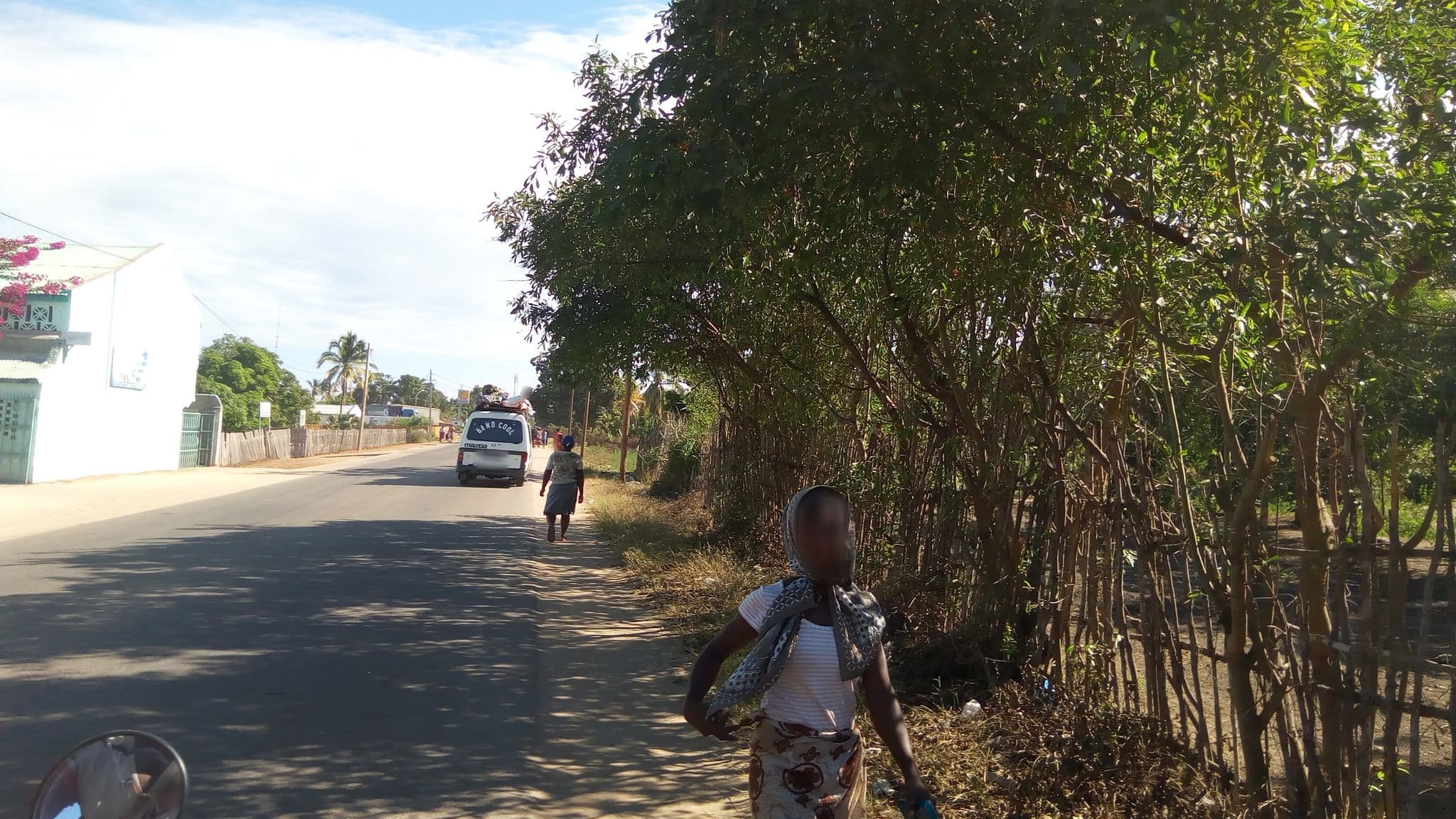 Street view near Hotel Tsimanavadraza, Morondava — © tetegron (CC BY-SA · Mapillary)