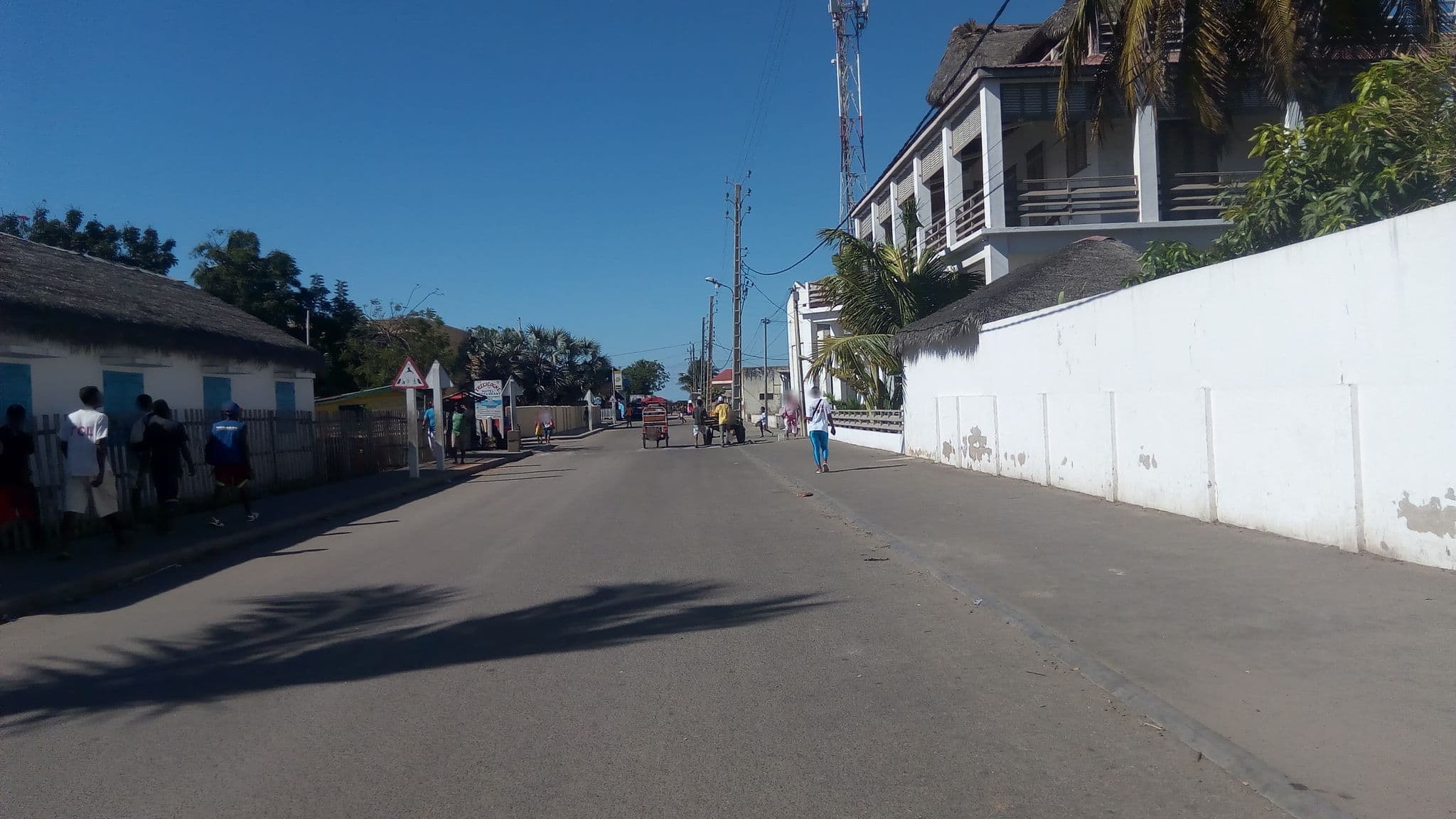 Street view near Vezo Hôtel, Morondava — © tetegron (CC BY-SA · Mapillary)