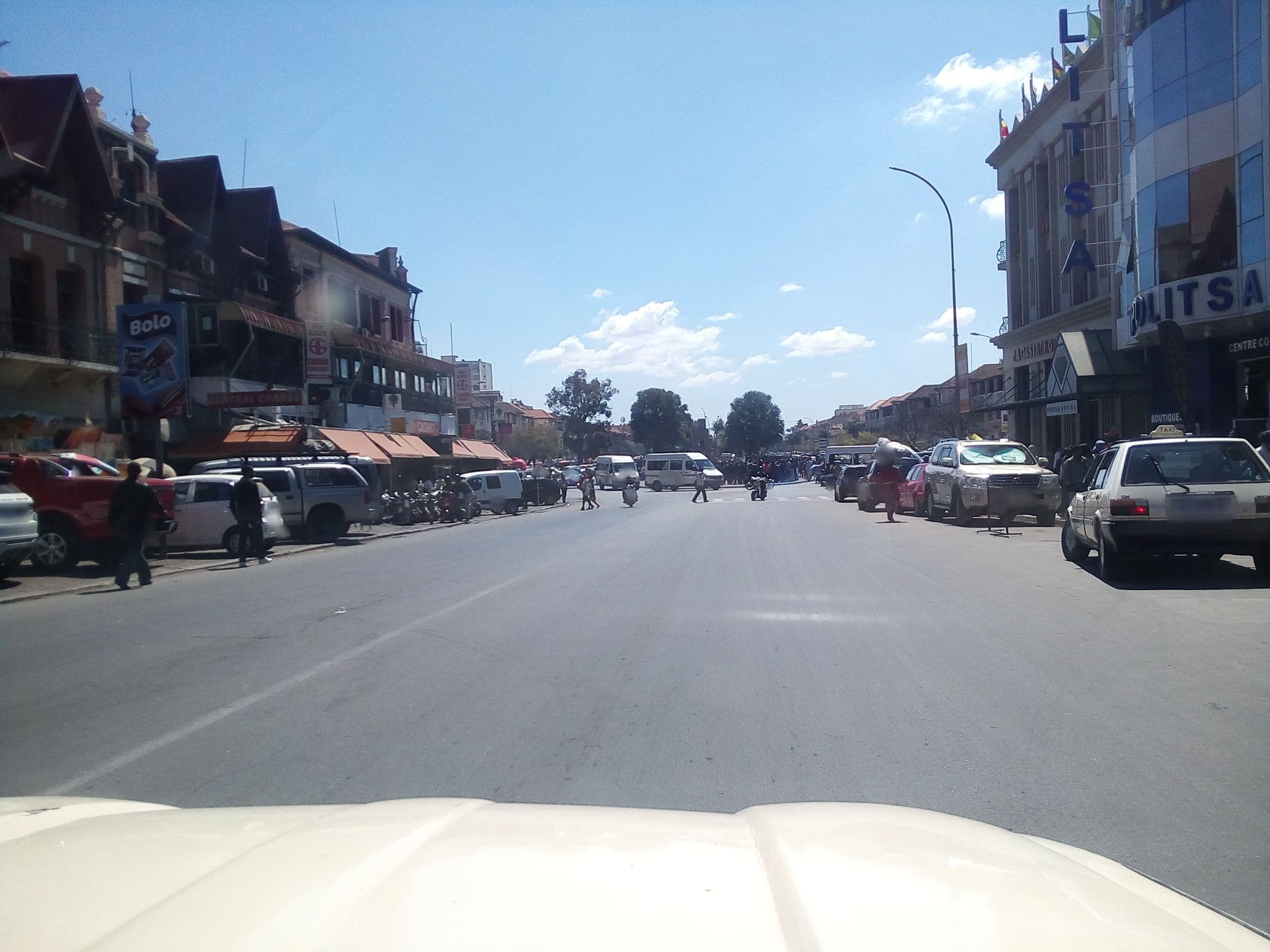 Street view near Tripolitsa, Antananarivo — © eric_s (CC BY-SA · Mapillary)