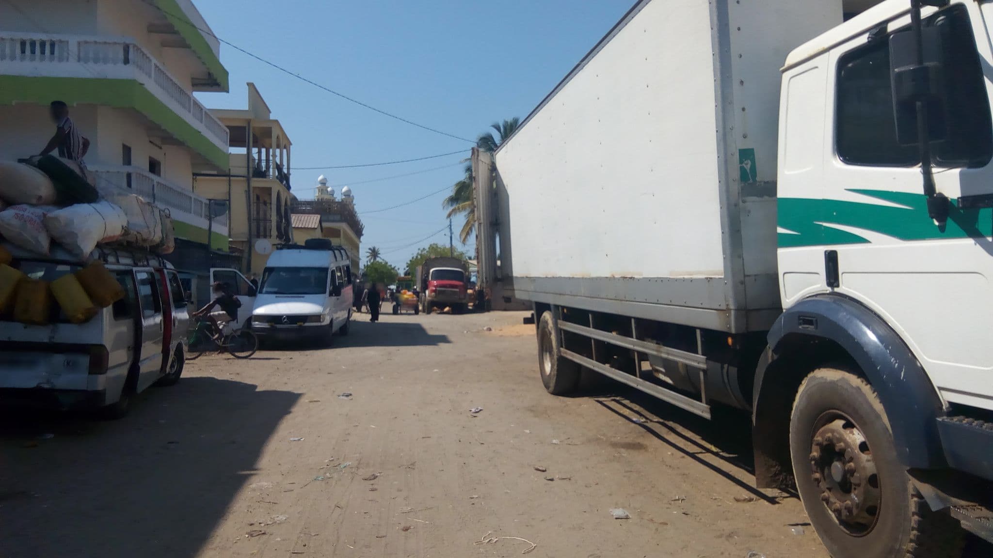 Street view near Hotel Ideal, Morondava — © tetegron (CC BY-SA · Mapillary)