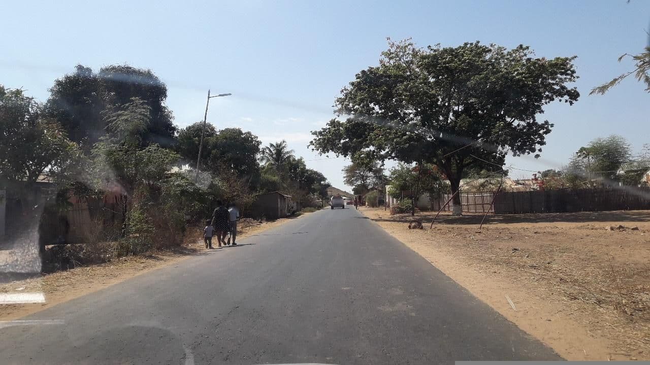 Street view near Les Lémuriens, Ambato Boeny — © eric_s (CC BY-SA · Mapillary)