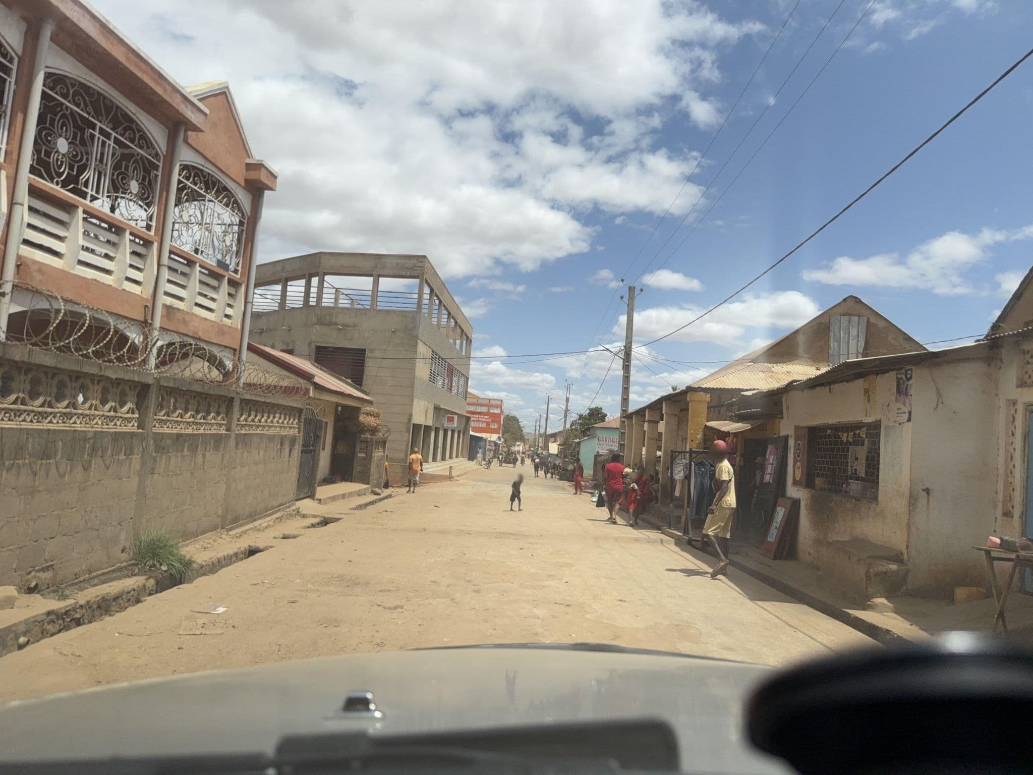 Street view near A l'Auberge Manampisoa, Ambato Boeny — © iosefa (CC BY-SA · Mapillary)