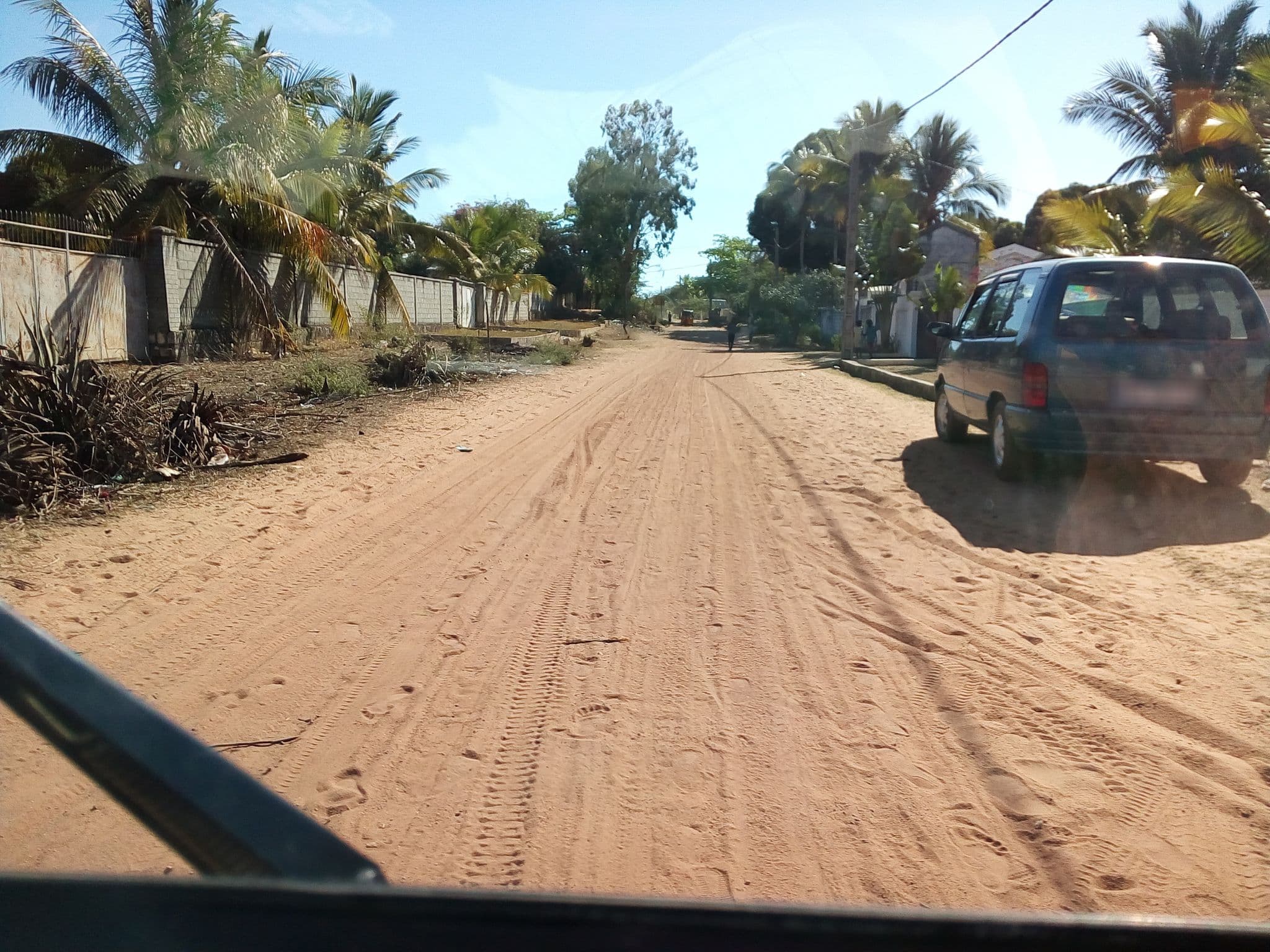 Street view near C&A Appart Hôtel Ambondrona, Mahajanga — © eric_s (CC BY-SA · Mapillary)