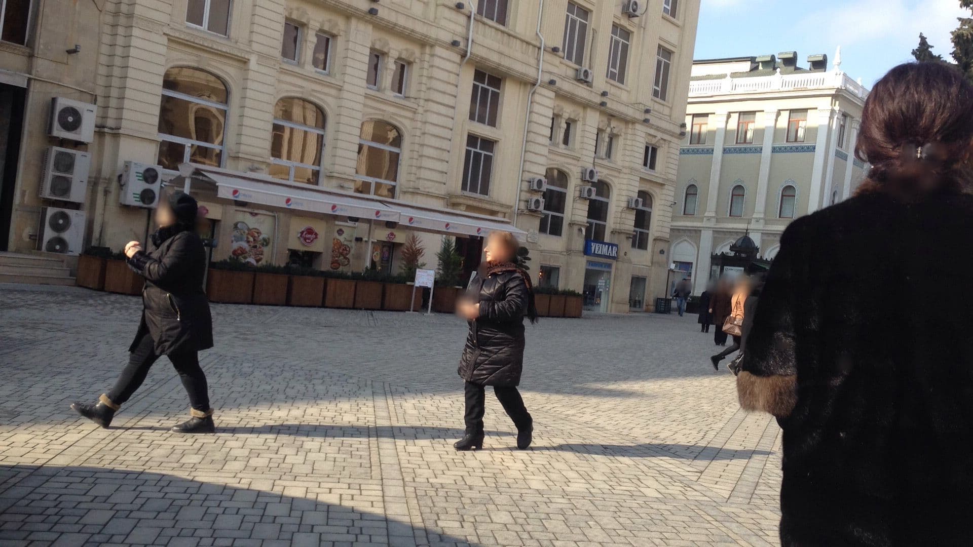 Street view near Crntury Hotel Baku, Badamdar — © geomapper69 (CC BY-SA · Mapillary)