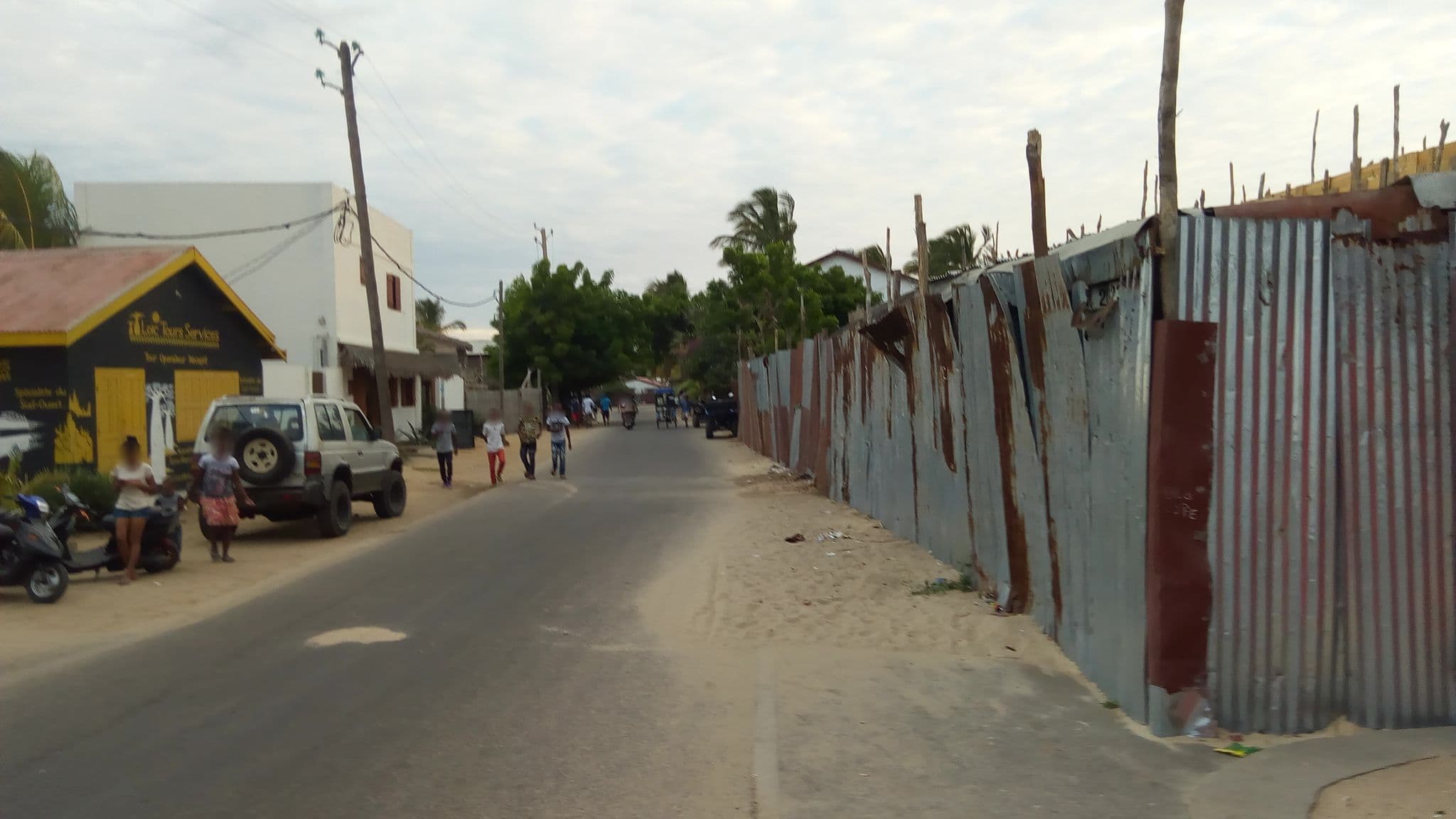 Street view near Vezo Beach Hôtel, Morondava — © tetegron (CC BY-SA · Mapillary)