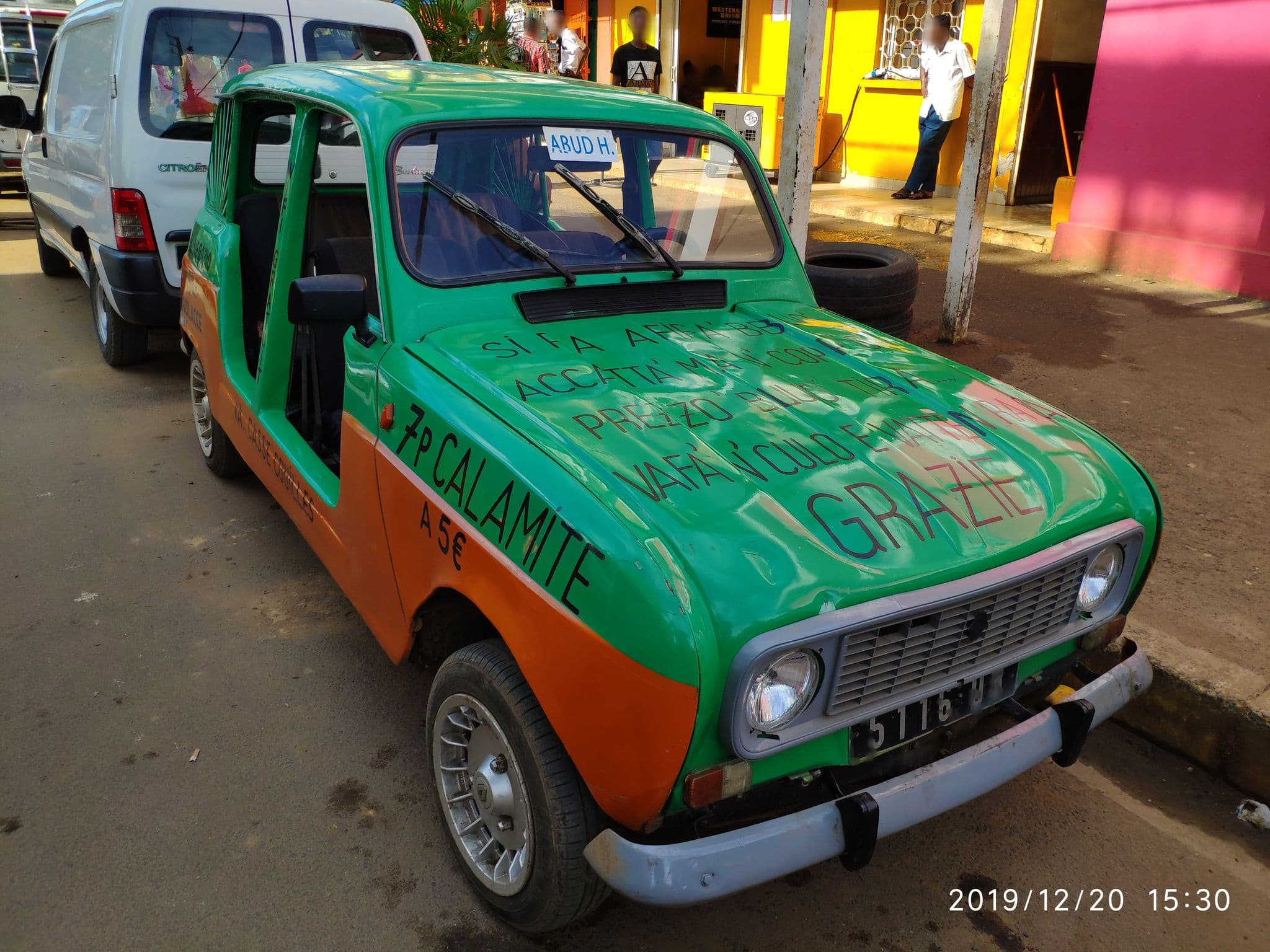 Street view near ABUD HOTEL, Hell-Ville — © km2bp (CC BY-SA · Mapillary)