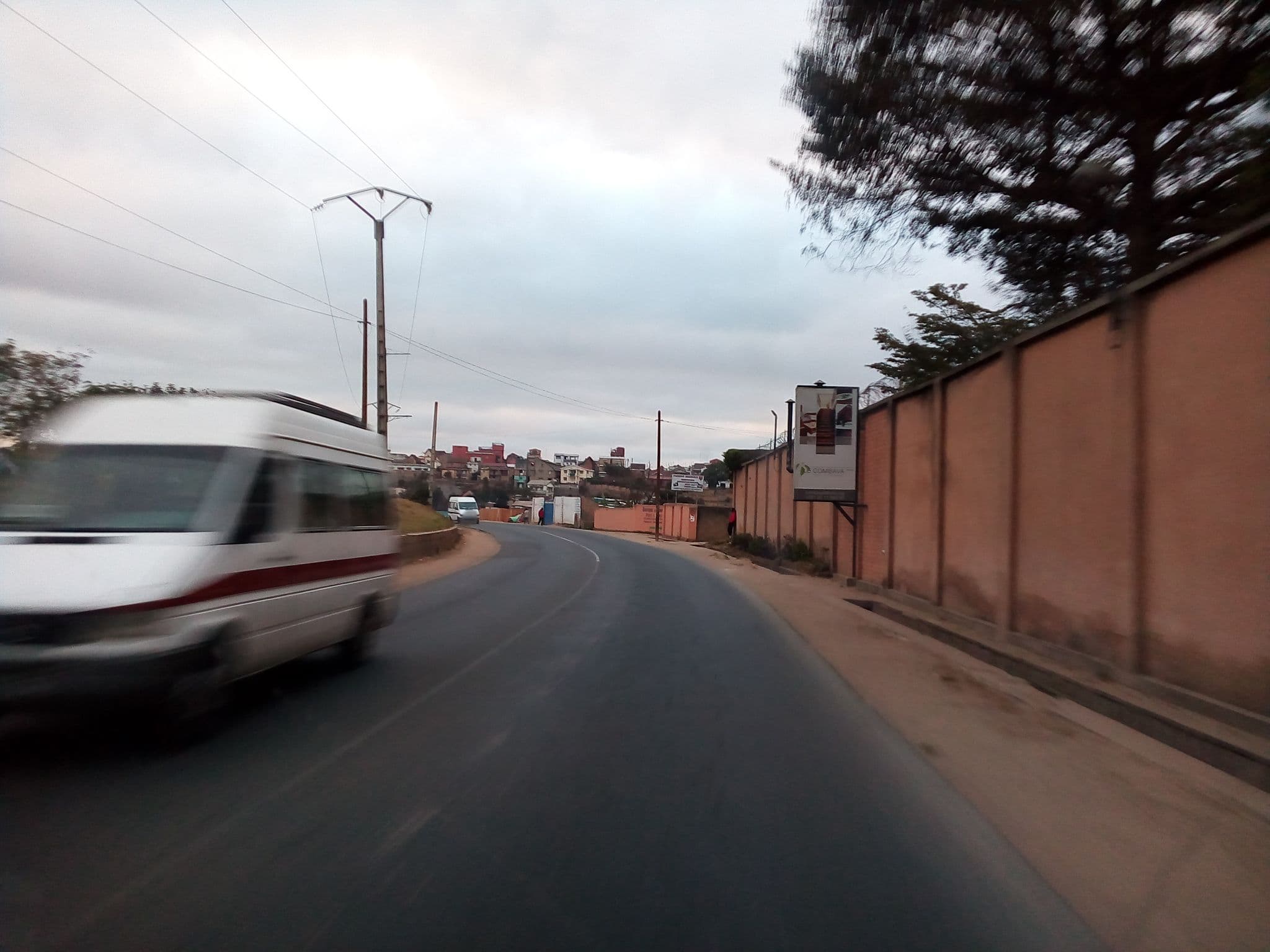 Street view near Le Combava, Antananarivo
