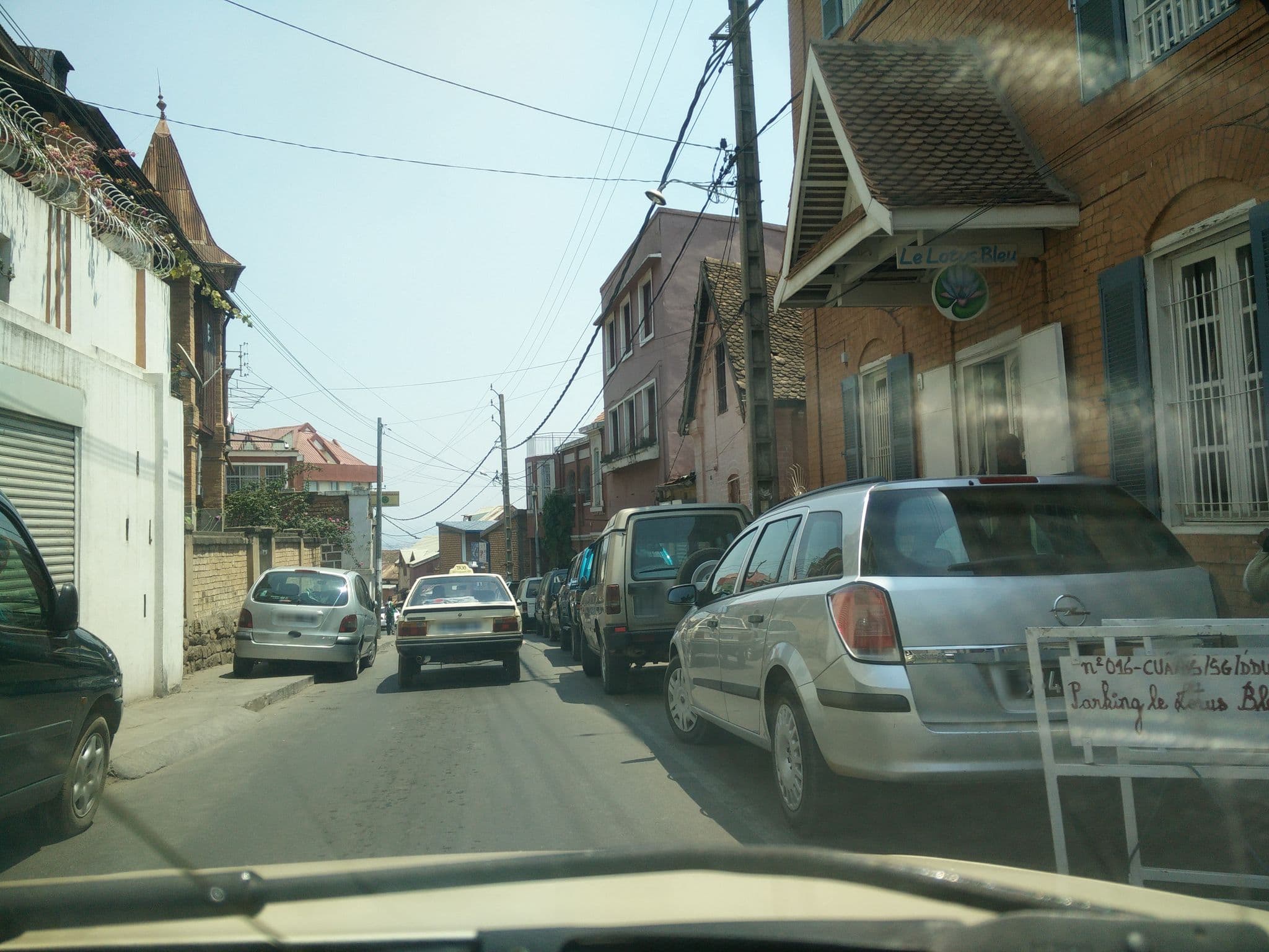 Street view near Le Lotus Bleu, Antananarivo