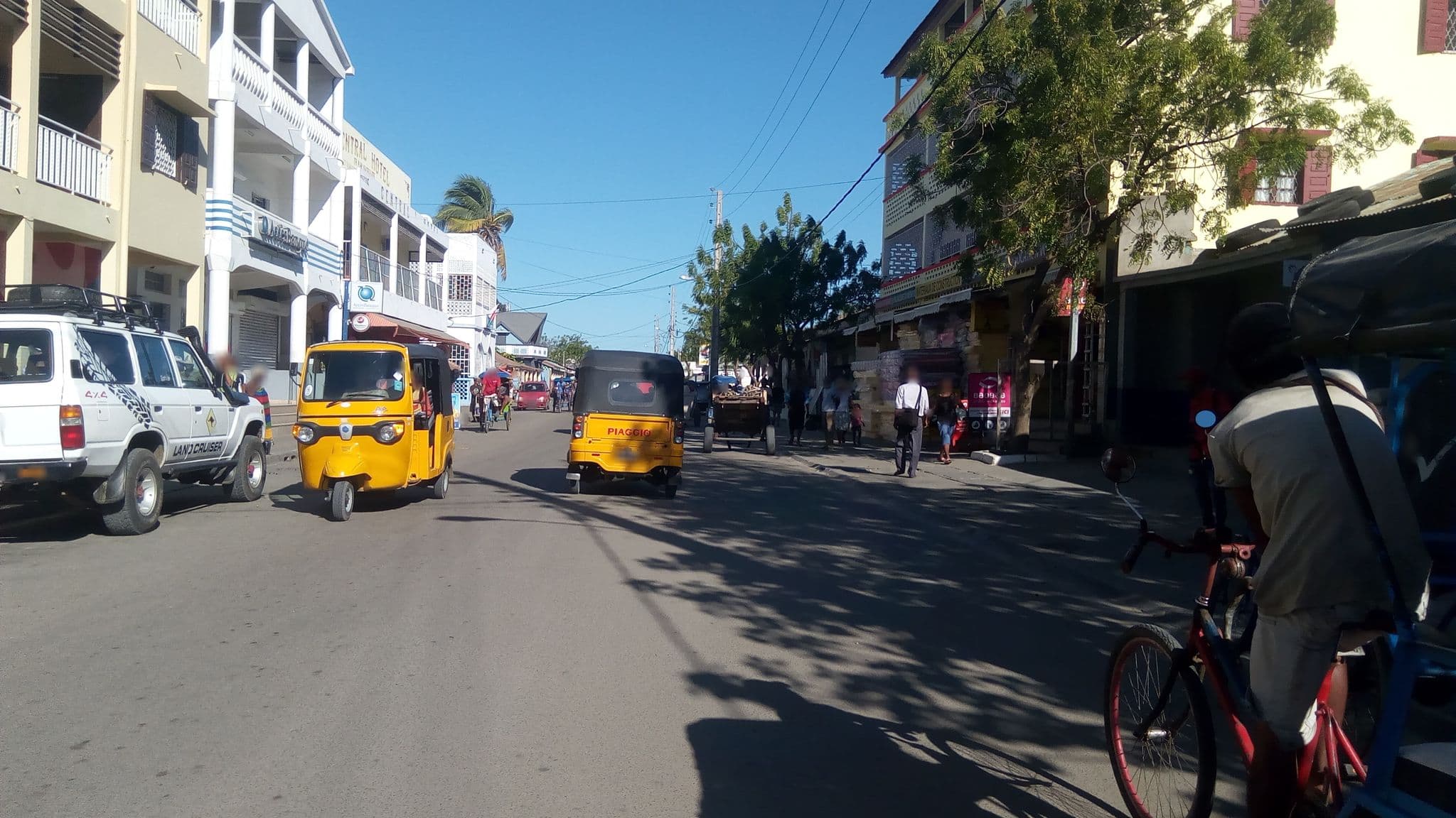 Street view near Hotel Continental, Morondava — © tetegron (CC BY-SA · Mapillary)
