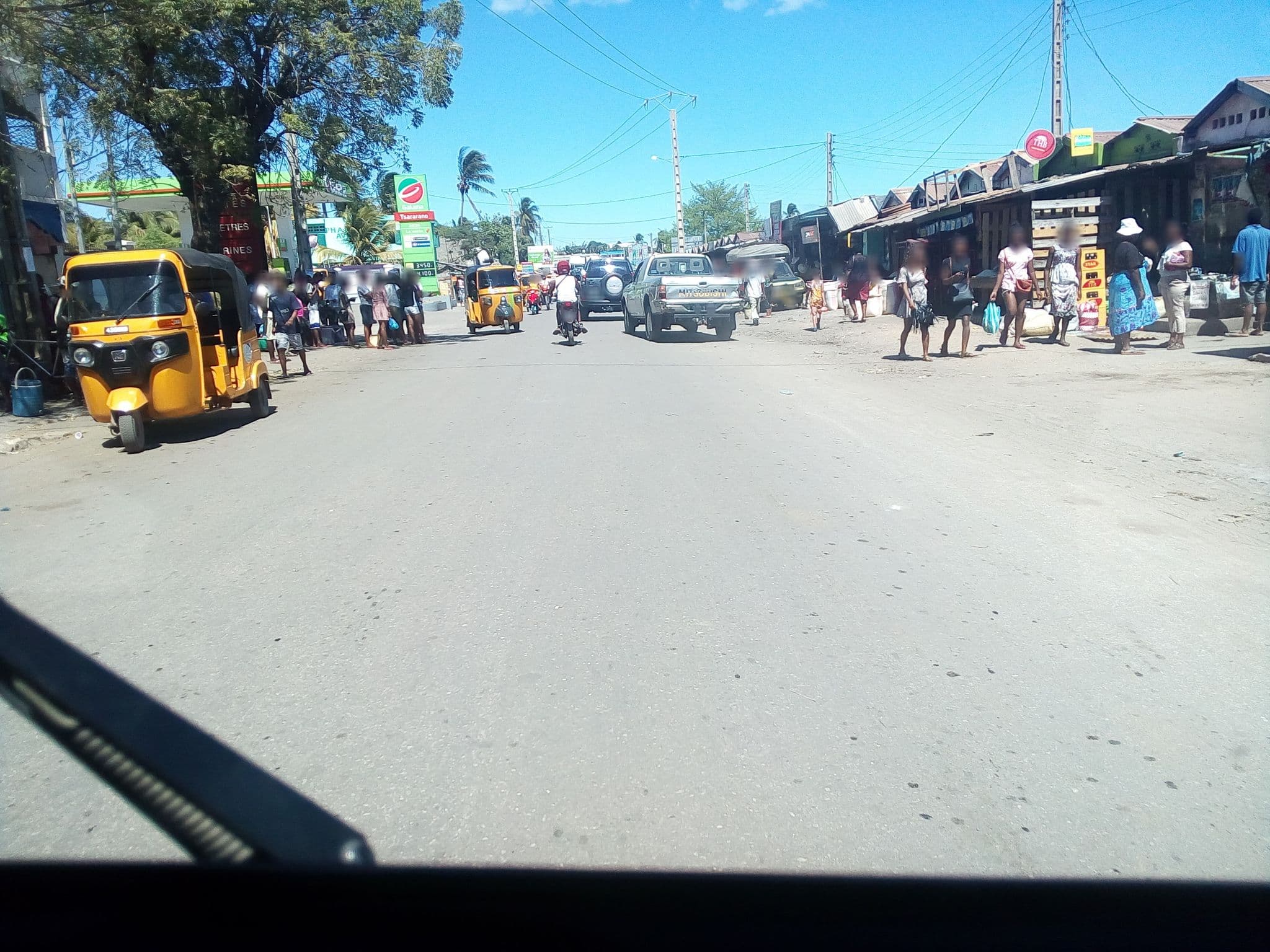 Street view near Patel Hôtel, Mahajanga — © eric_s (CC BY-SA · Mapillary)