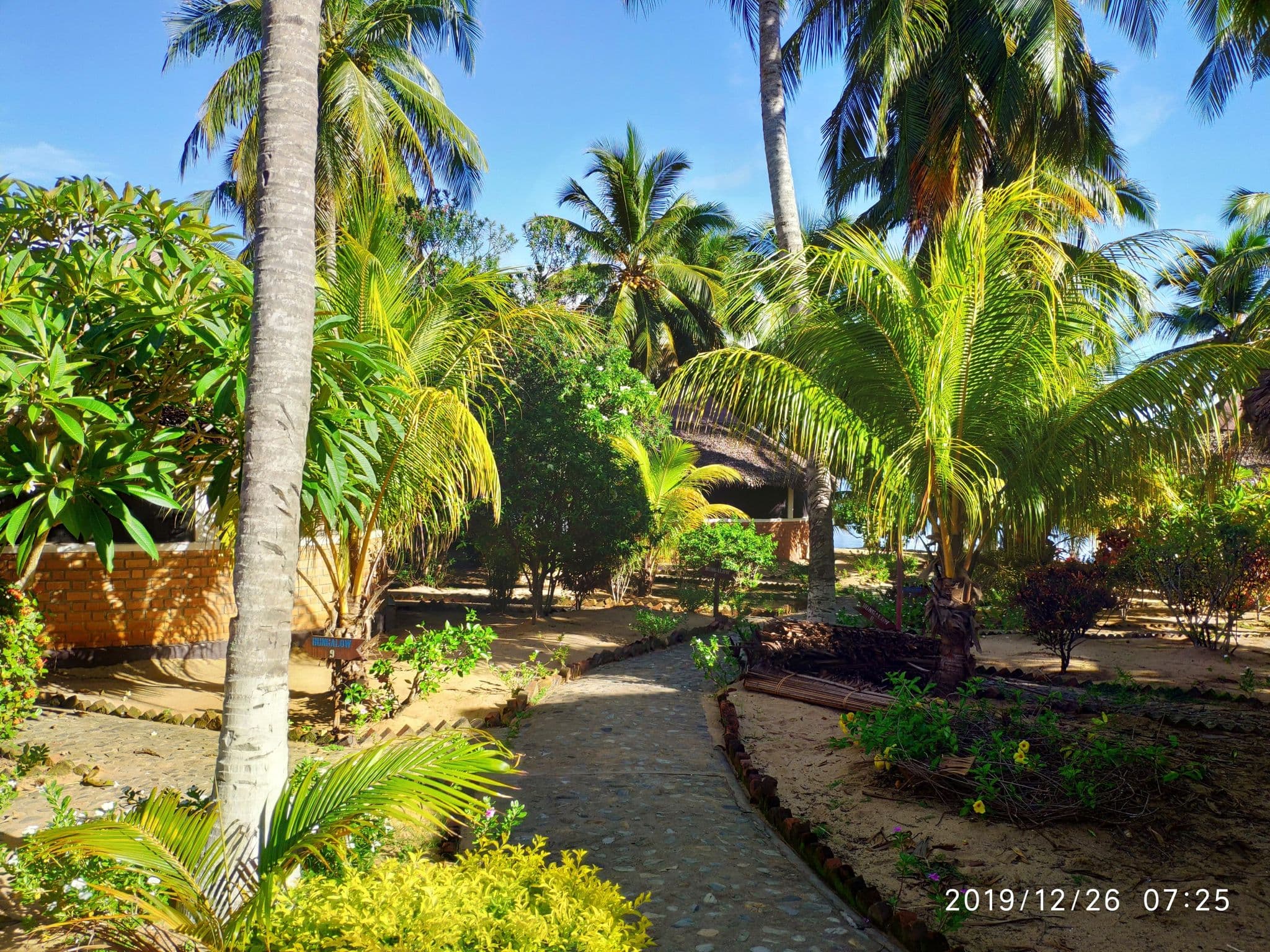 Street view near Bungalow 8, Ambanja — © km2bp (CC BY-SA · Mapillary)