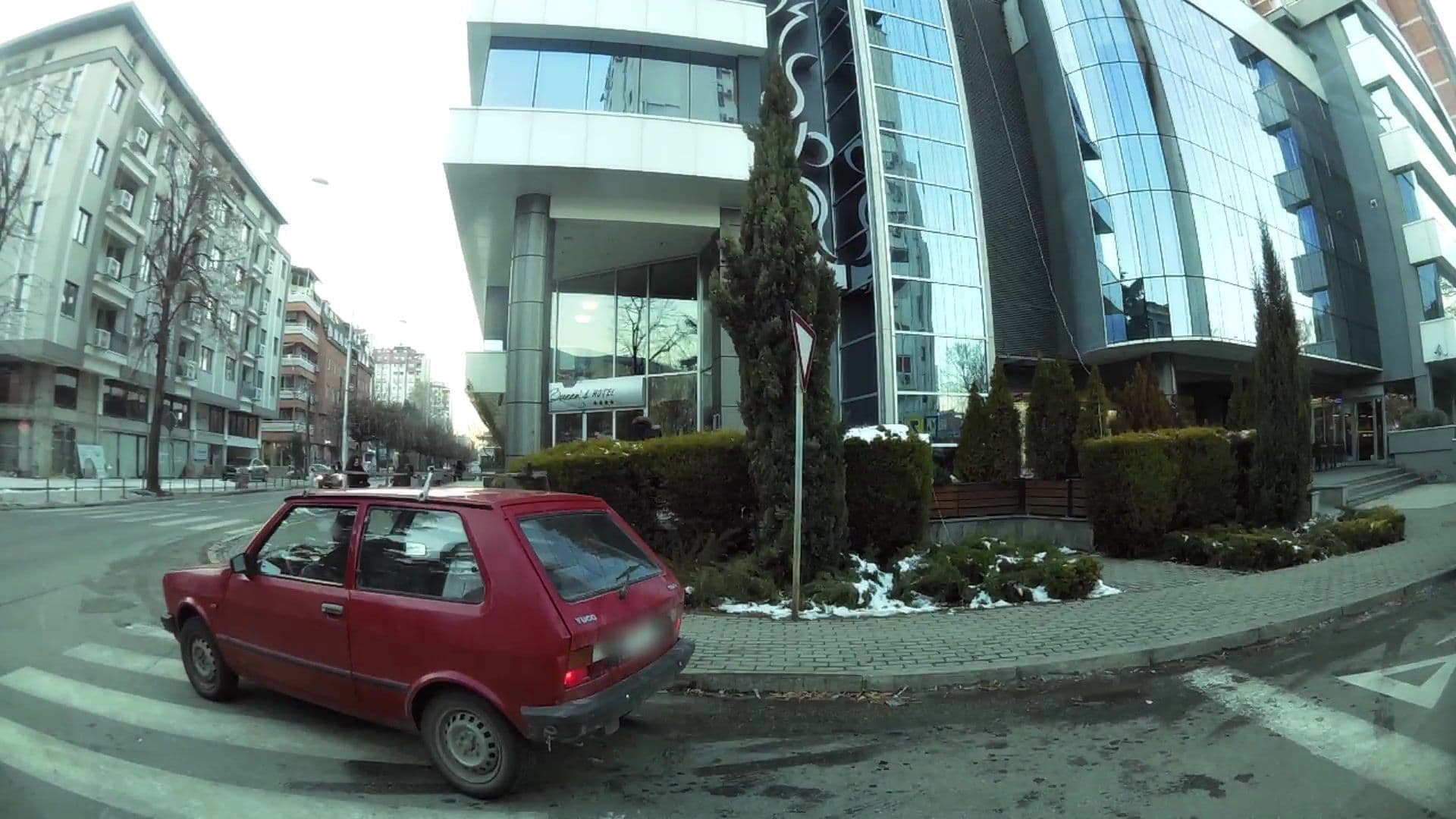 Street view near Queen’s Hotel, Skopje — © kaartcam (CC BY-SA · Mapillary)