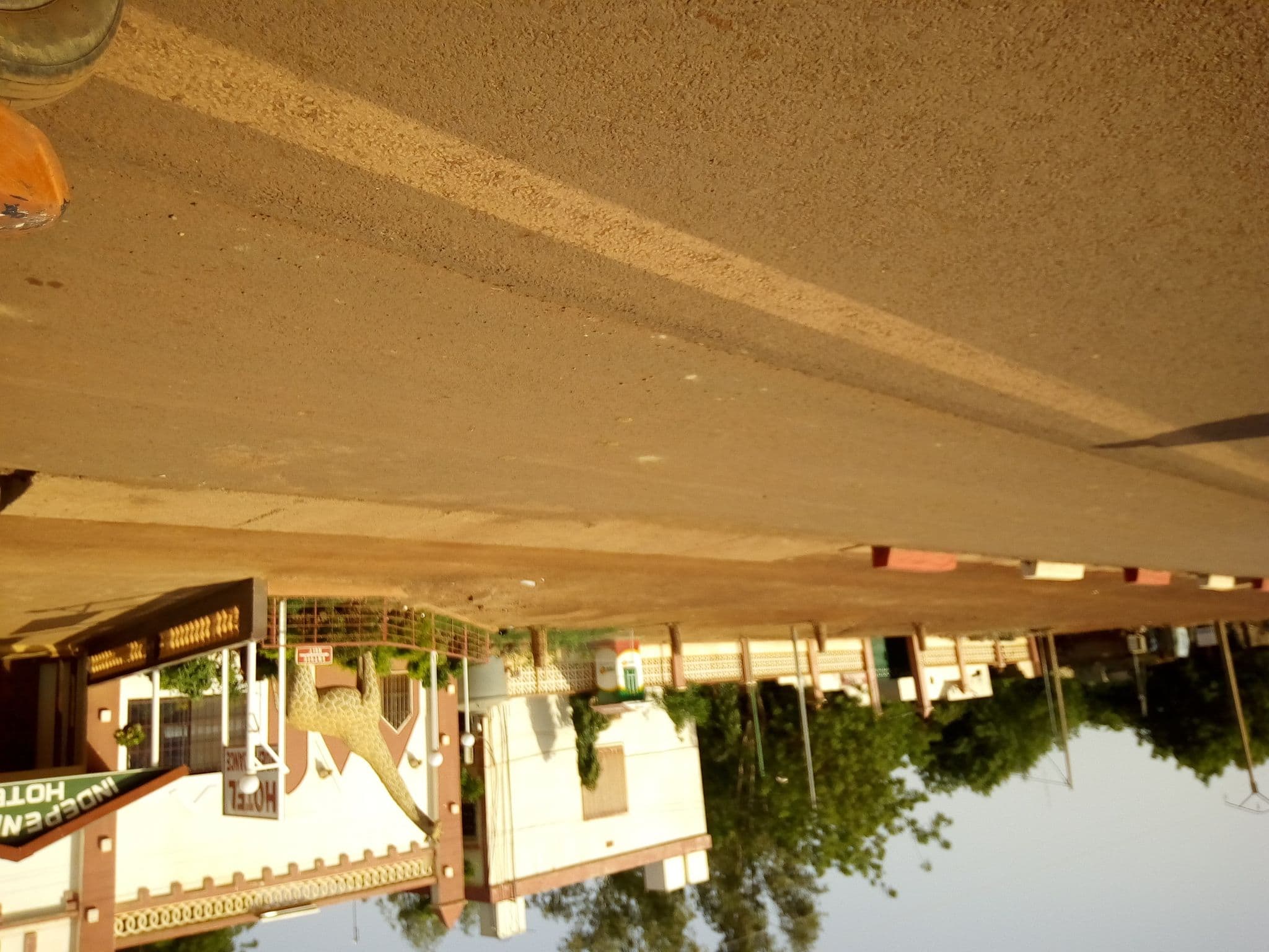 Street view near Hotel Independance, Pèlèngana — © jean (CC BY-SA · Mapillary)
