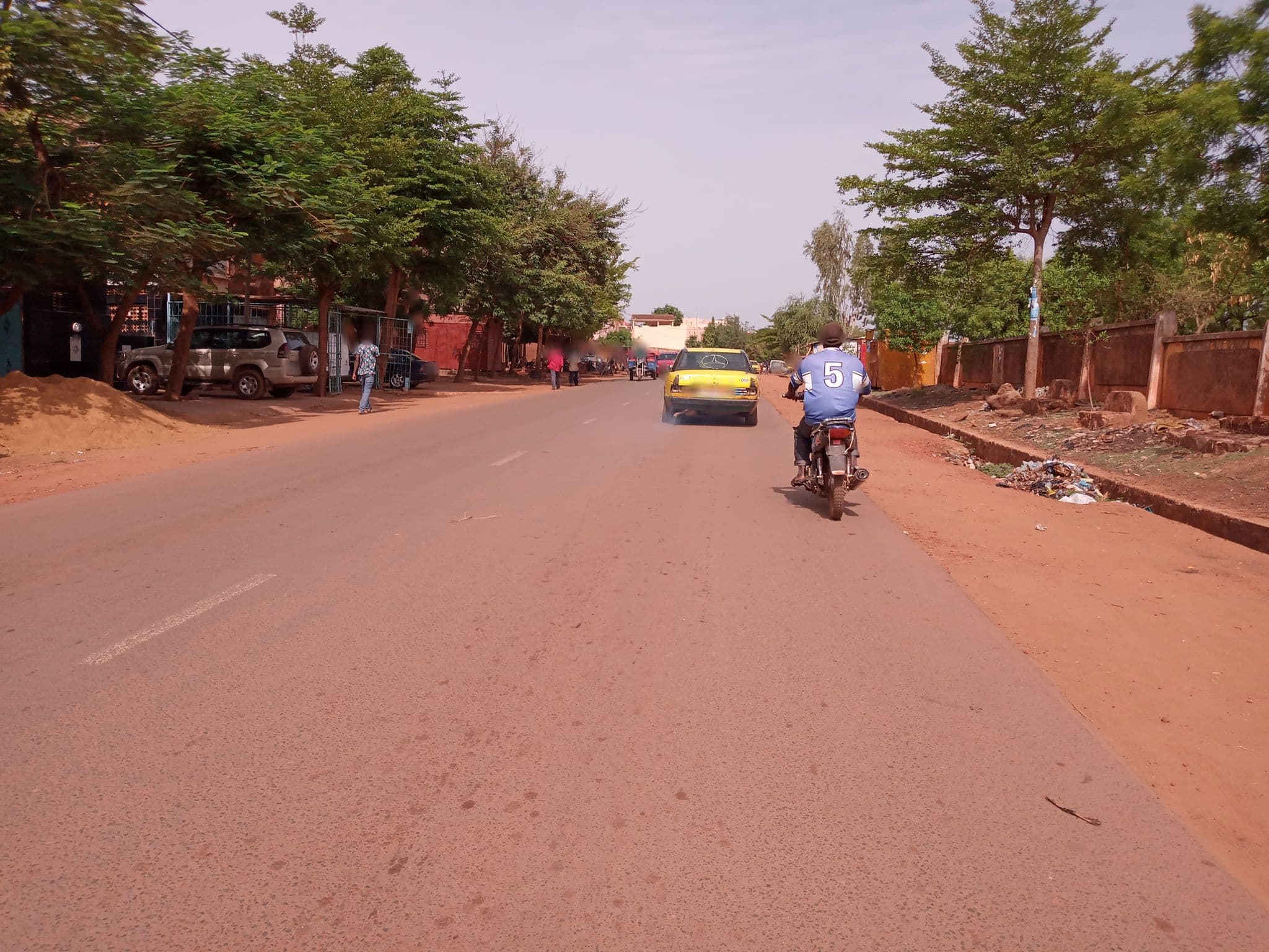 Street view near Bekaye Samaké, Bamako