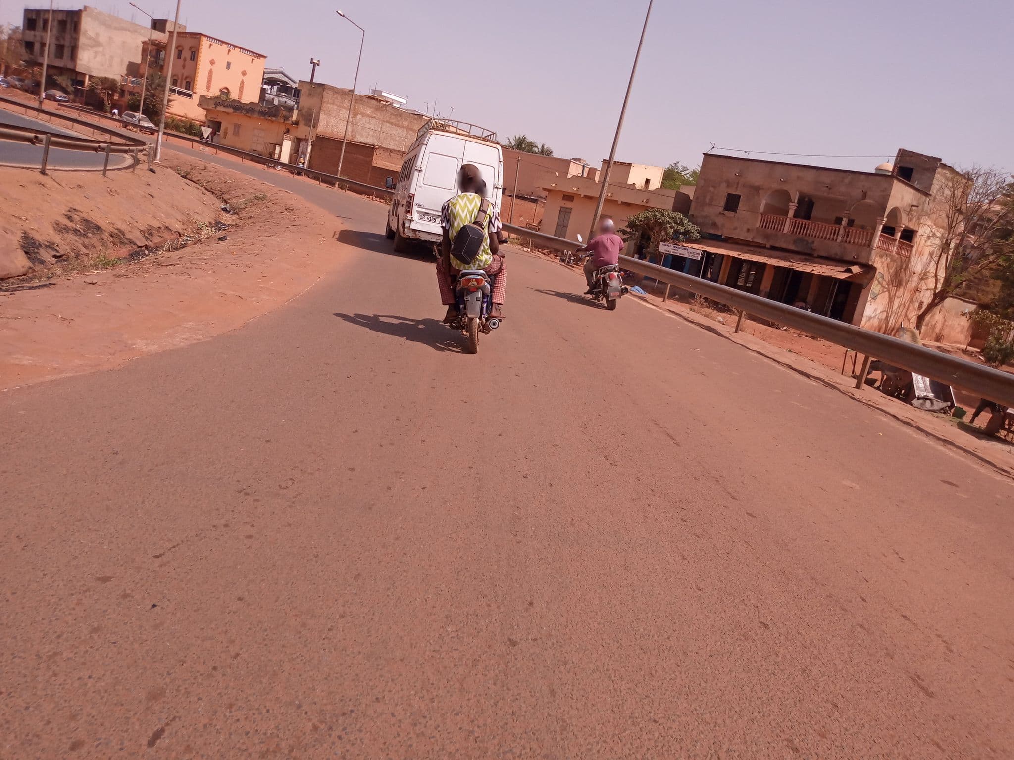 Street view near Souleymane BAMBA, Bamako