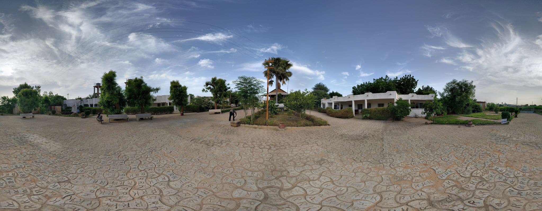 Street view near Radio Rurale, Kayes — © dawansv (CC BY-SA · Mapillary)