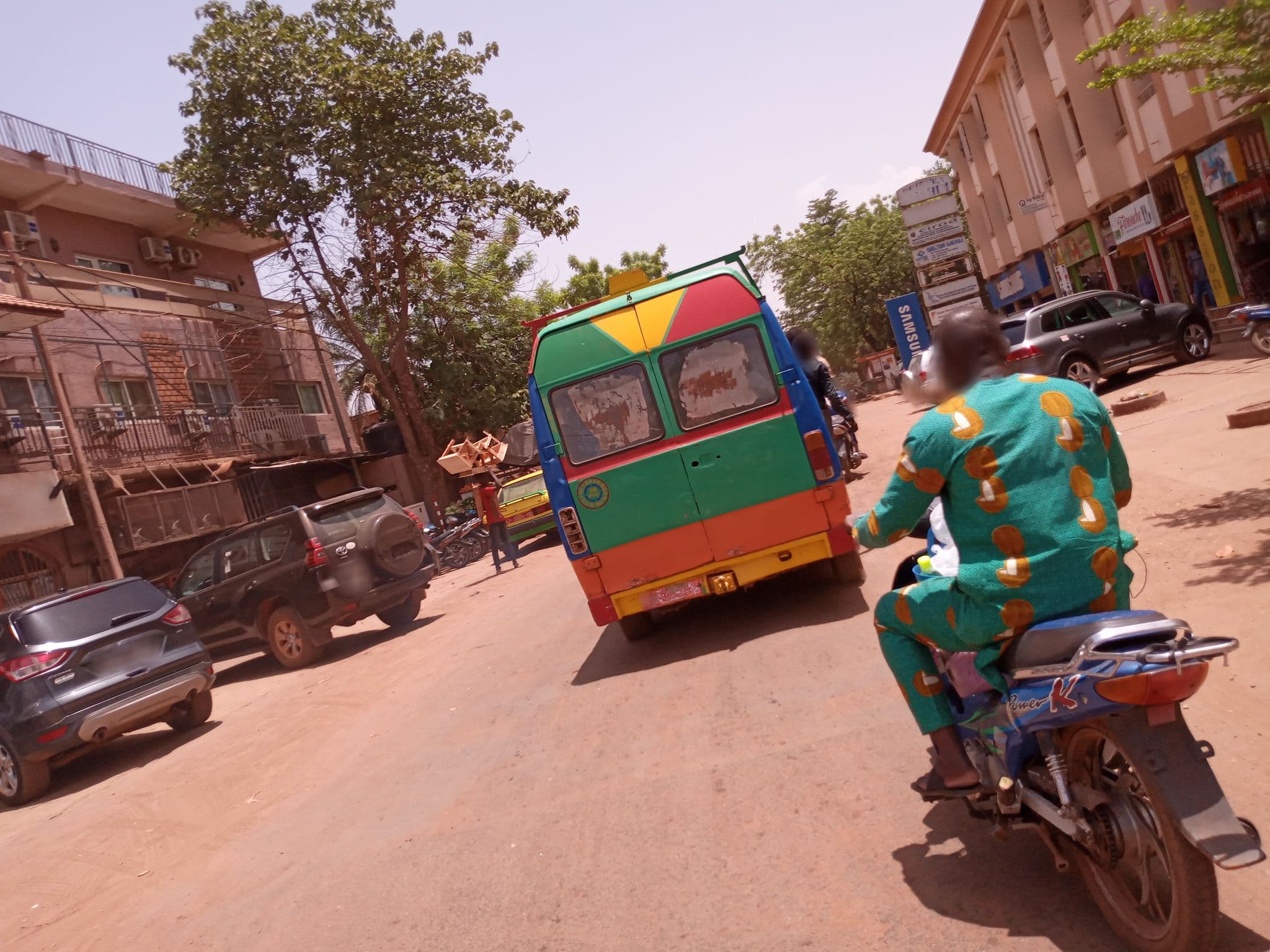 Street view near Hôtel Le Campagnard, Bamako