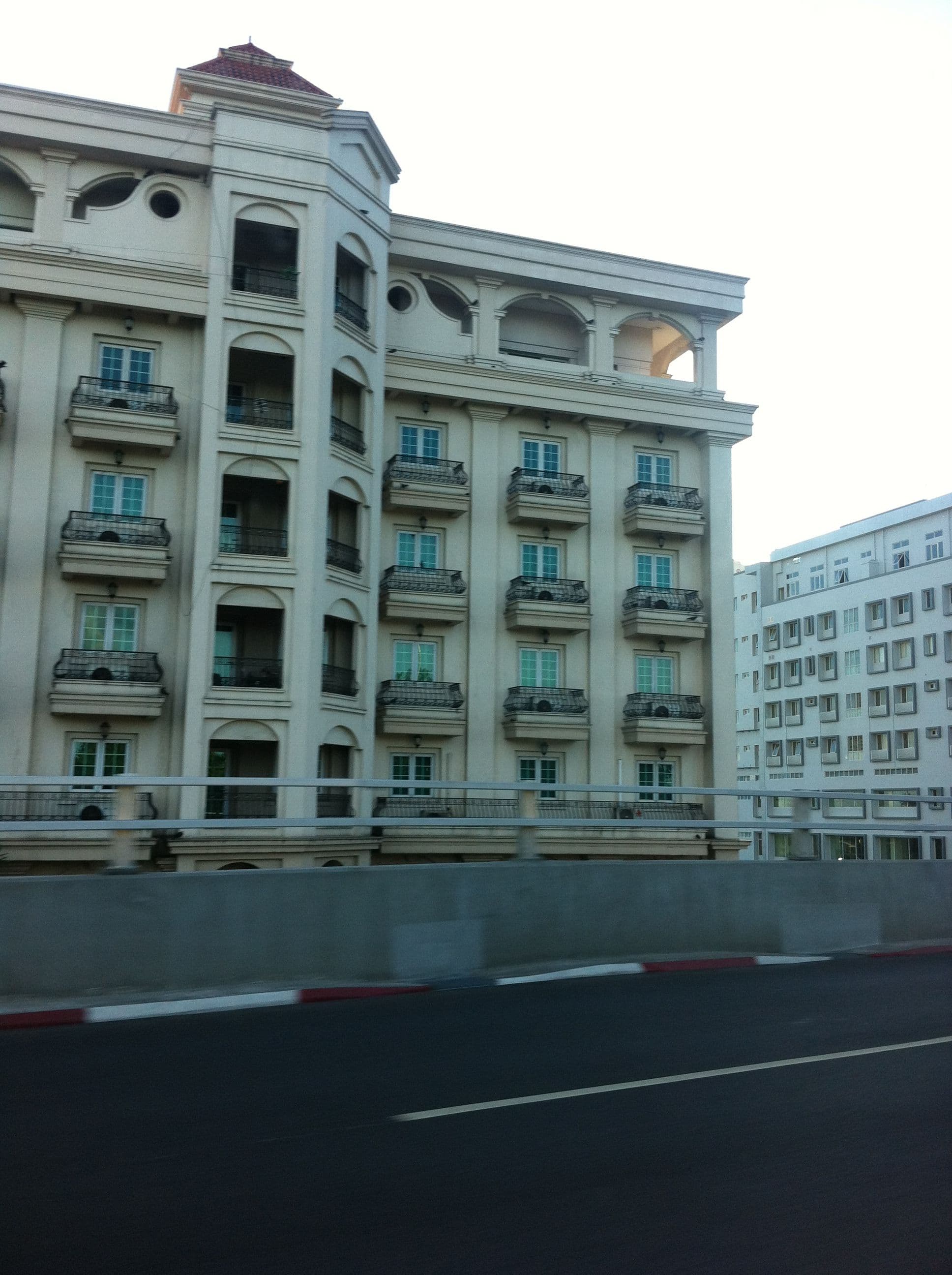 Street view near Espace Avenir, Hledan — © aungphone (CC BY-SA · Mapillary)