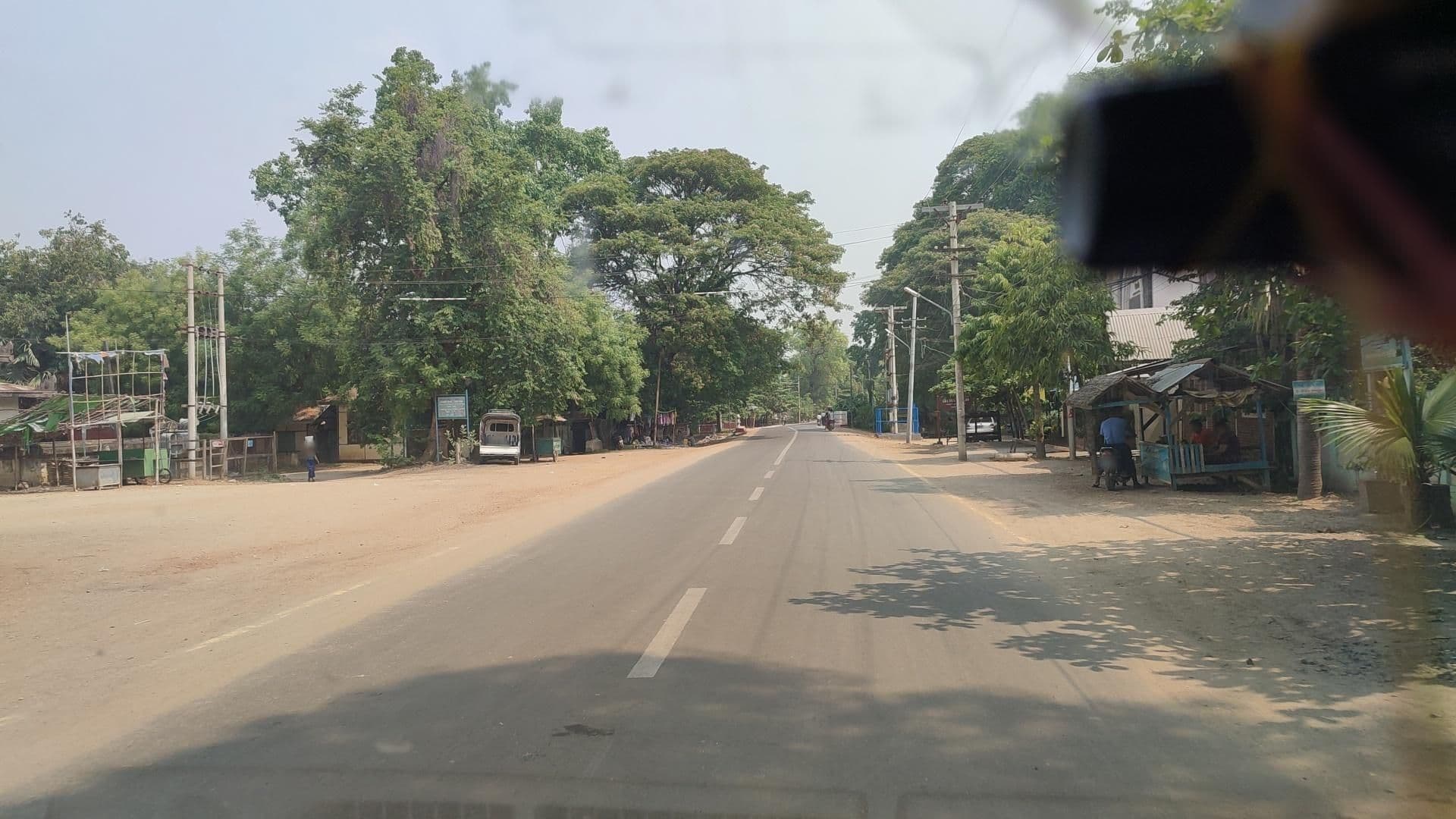 Street view near Yaung Chi Oo, Nyaung-U