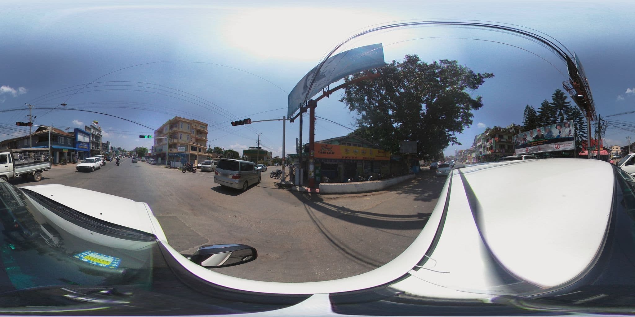 Street view near Golden Dream Hotel, Pyin Oo Lwin — © mghla (CC BY-SA · Mapillary)