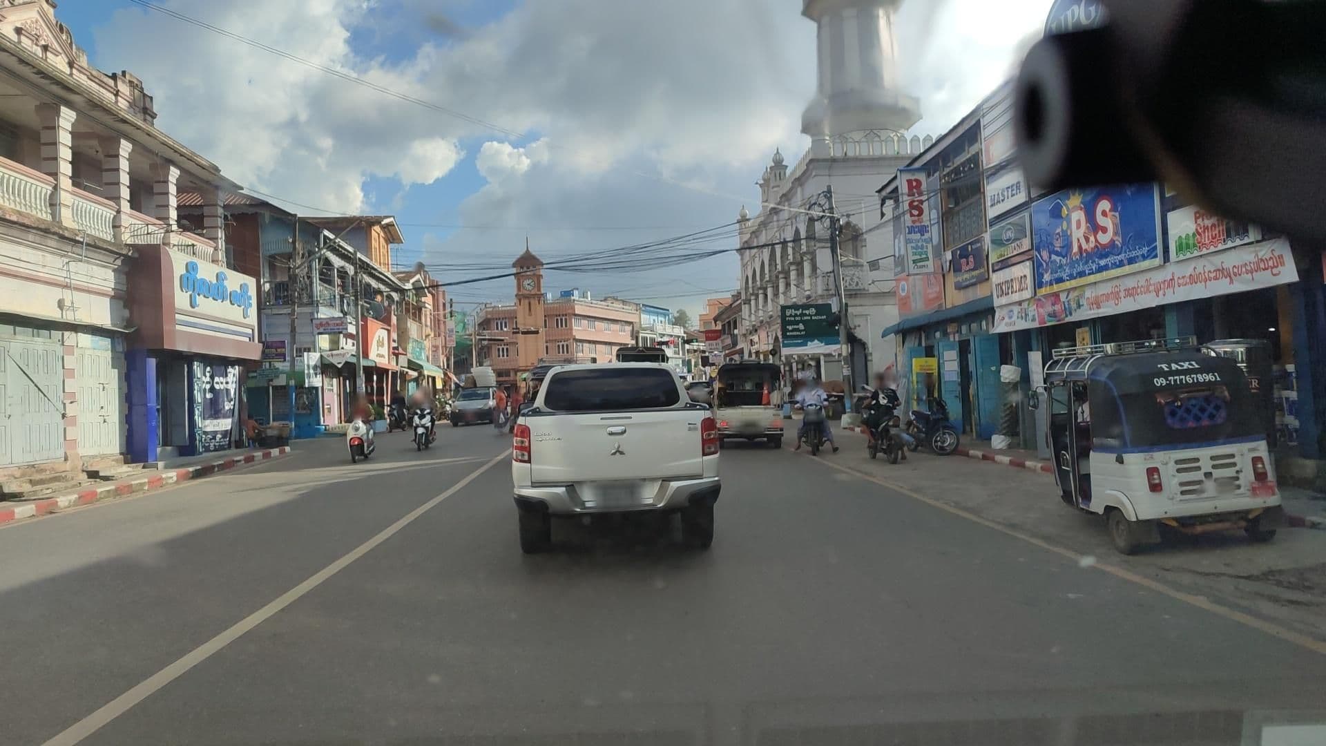 Street view near Cherry Guest House, Pyin Oo Lwin — © roadroid (CC BY-SA · Mapillary)