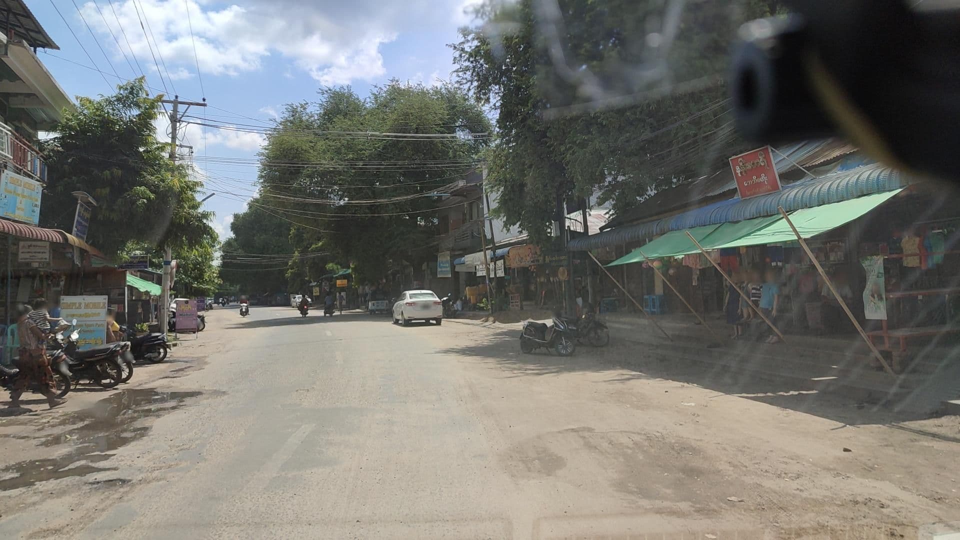 Street view near Eden Motel, Nyaung-U